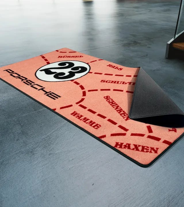 917 Sau Design garage mat