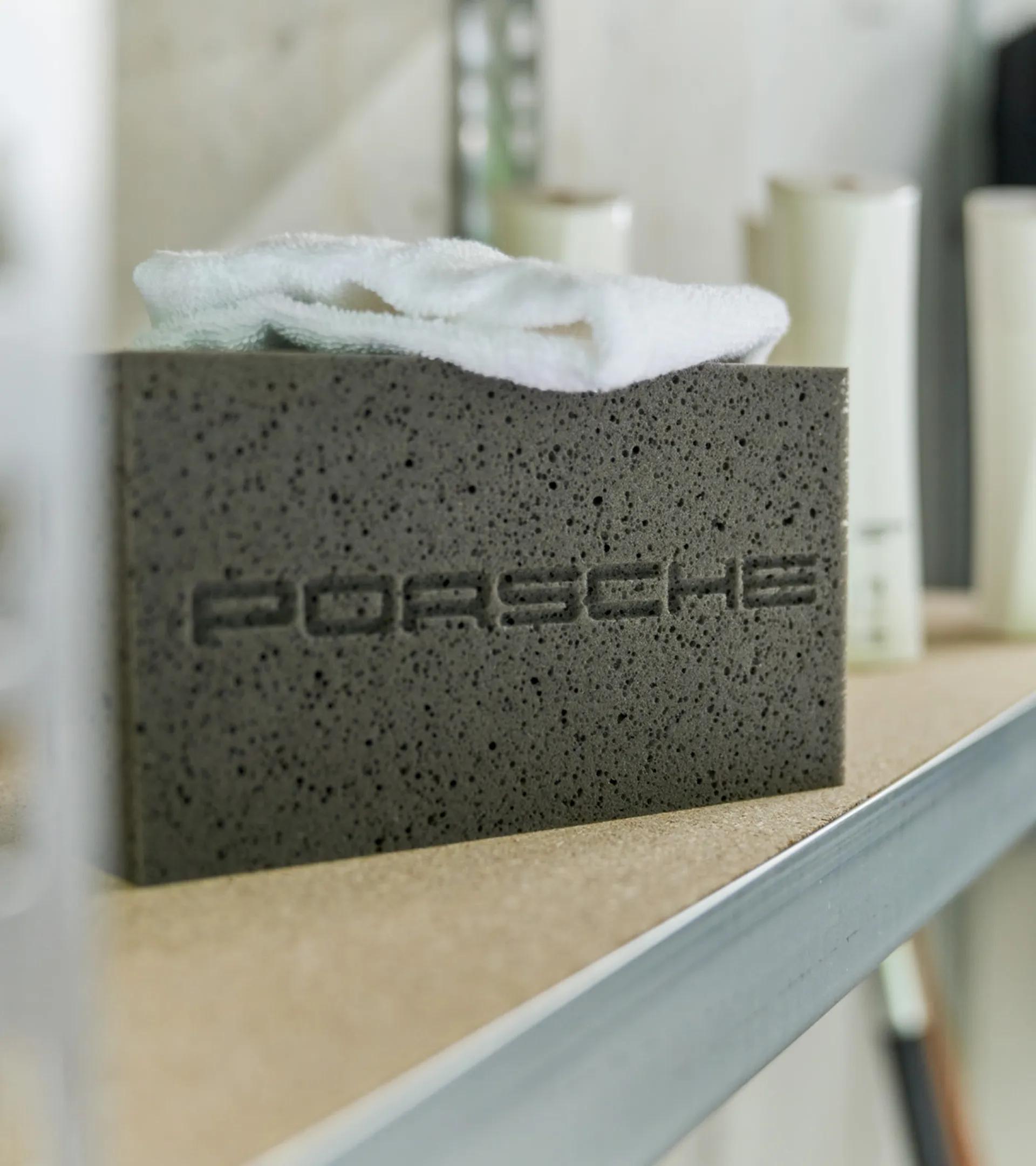 Porsche sponge thumbnail 1