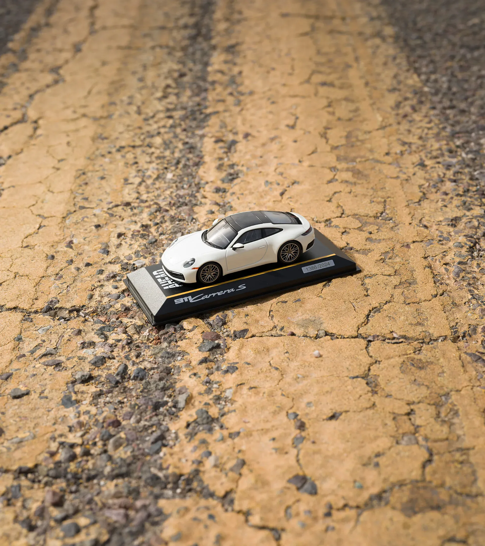 Porsche 911 Carrera S (992) - Ltd. 8