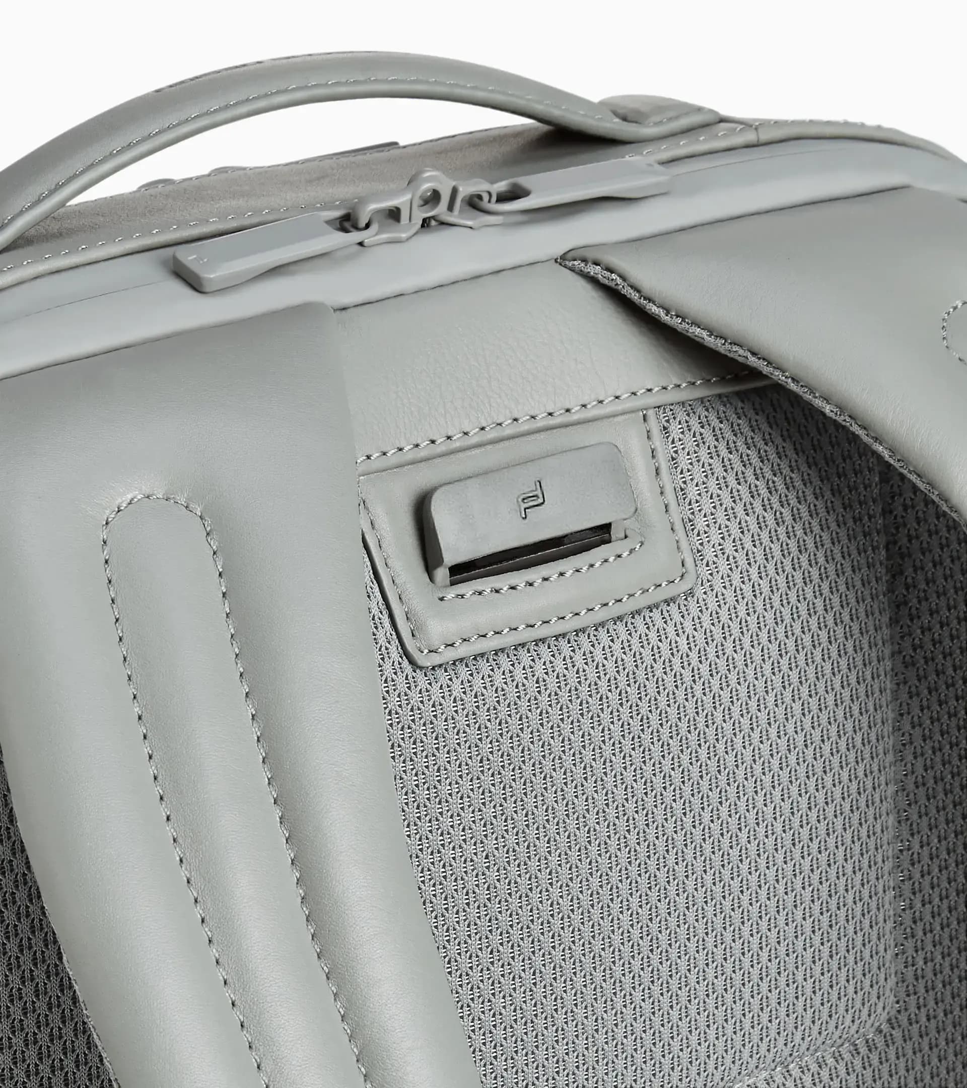 Roadster Leather Backpack S1 4