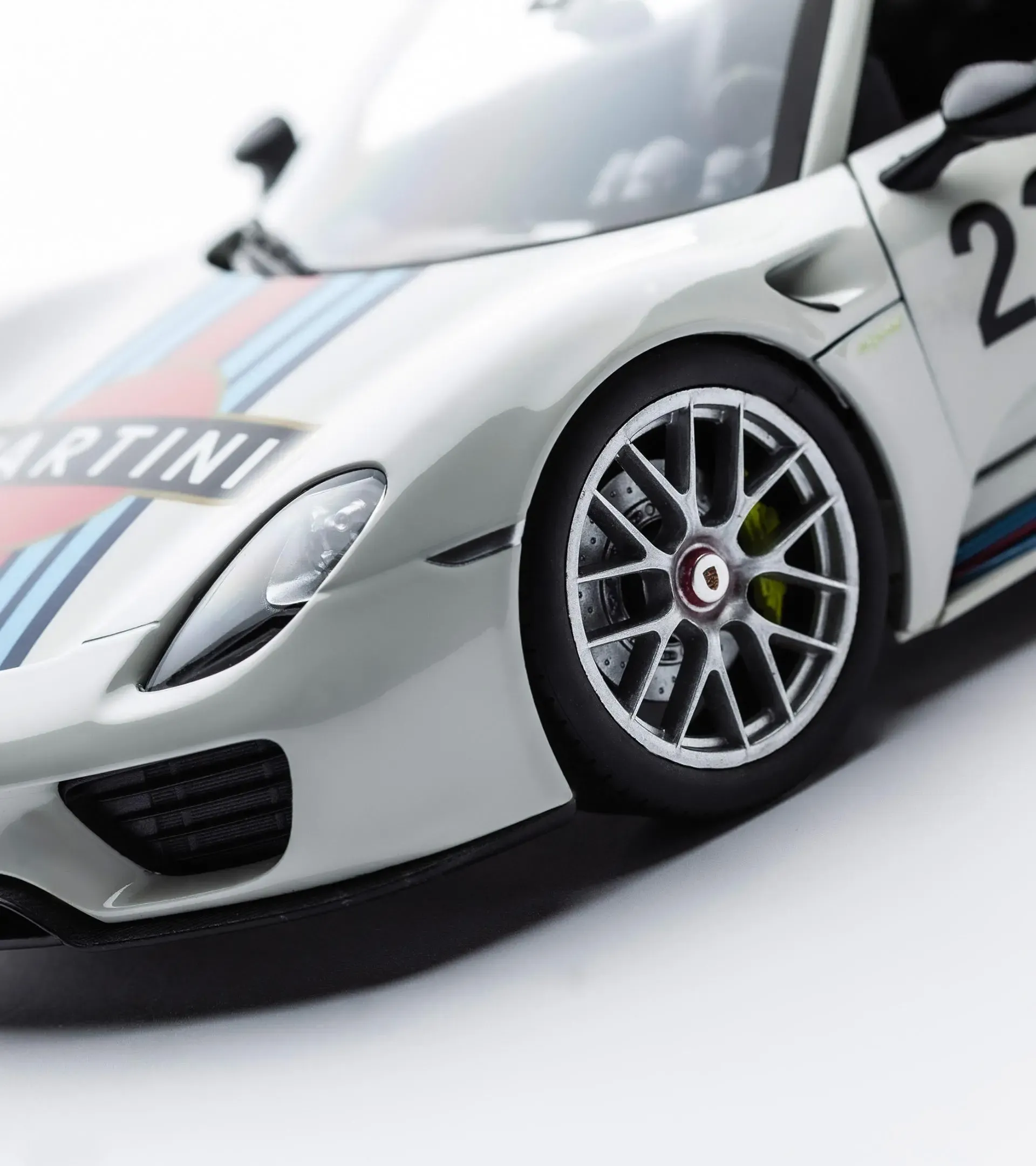 Porsche 918 Spyder Weissach Paket 4