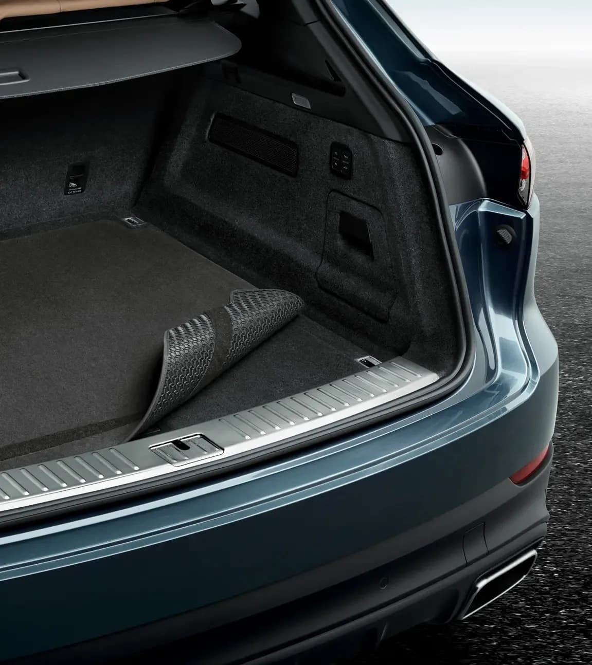 Kofferraumwendematte mit Nubukeinfassung - Cayenne 1