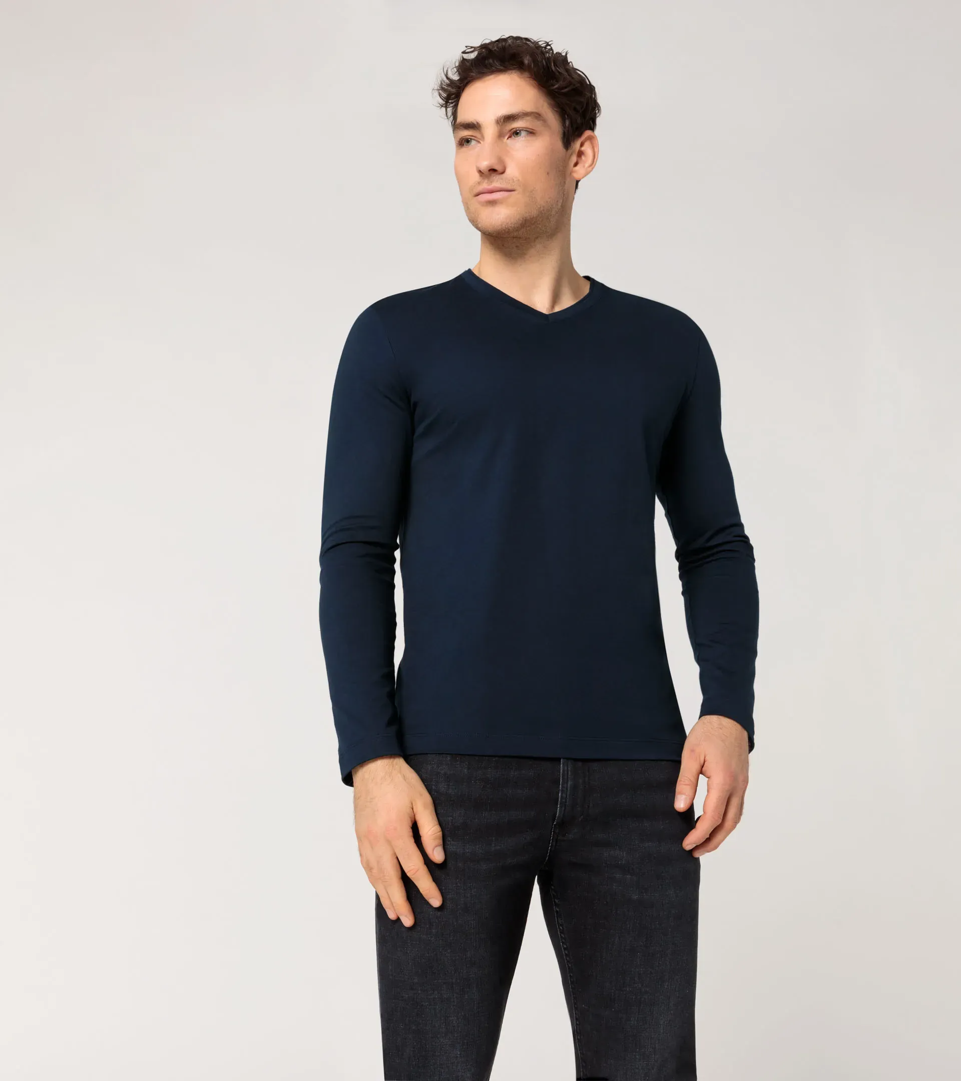Longsleeve V-Neck Tee 5