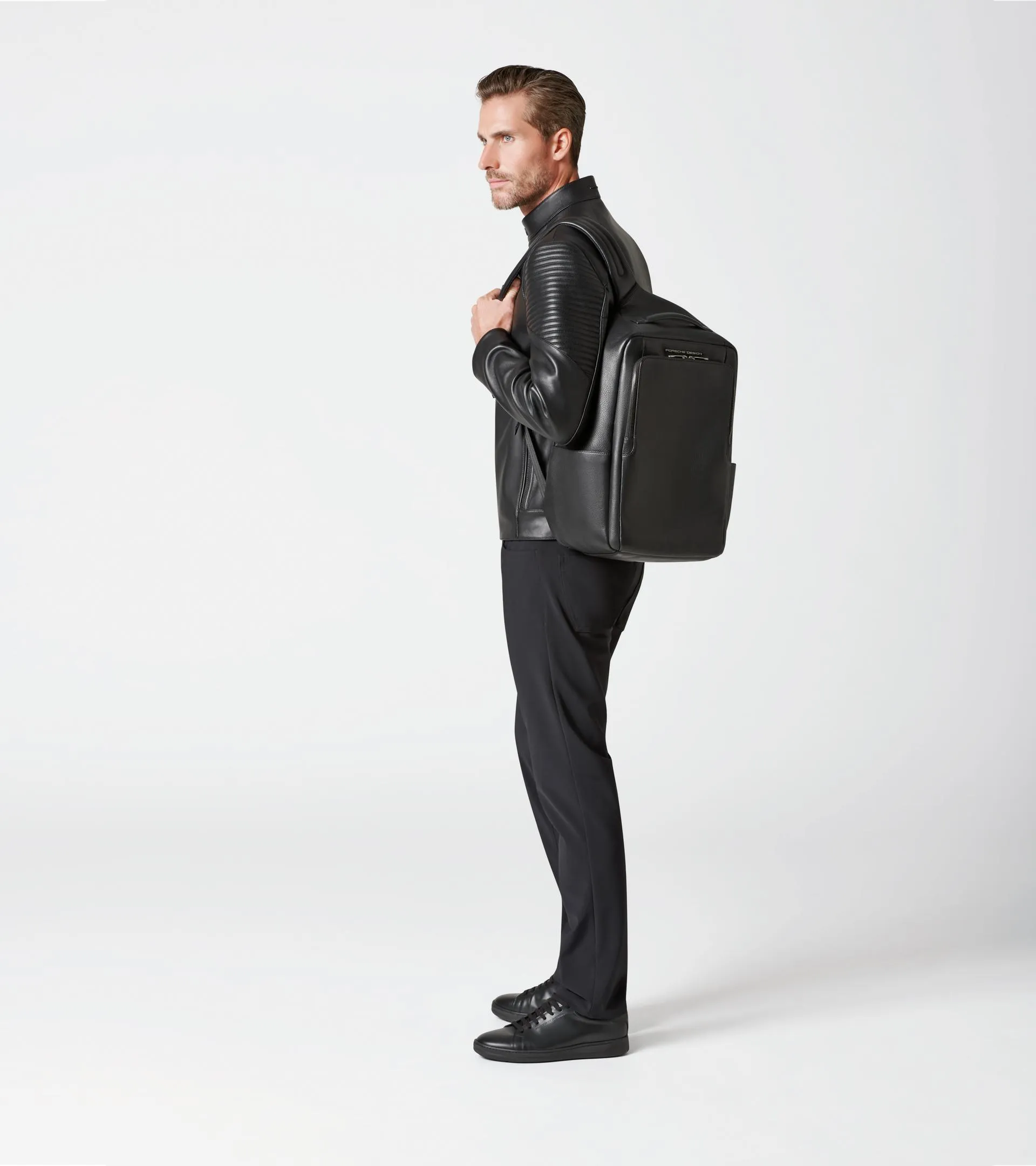 Roadster Leather Backpack M thumbnail 7