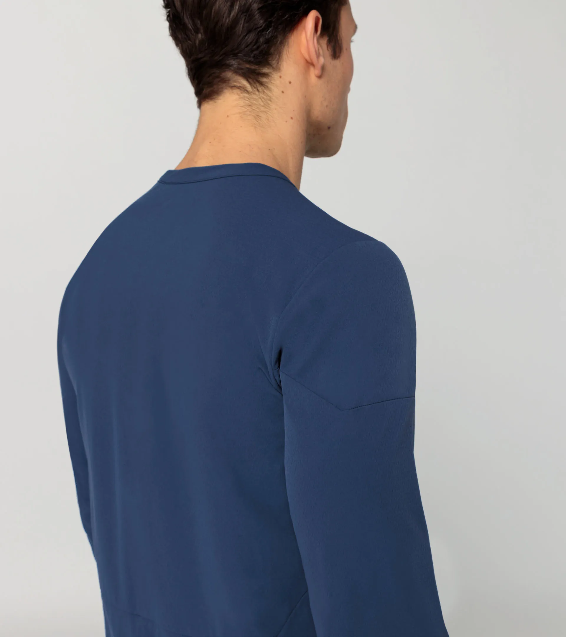 Active long-sleeved top  3