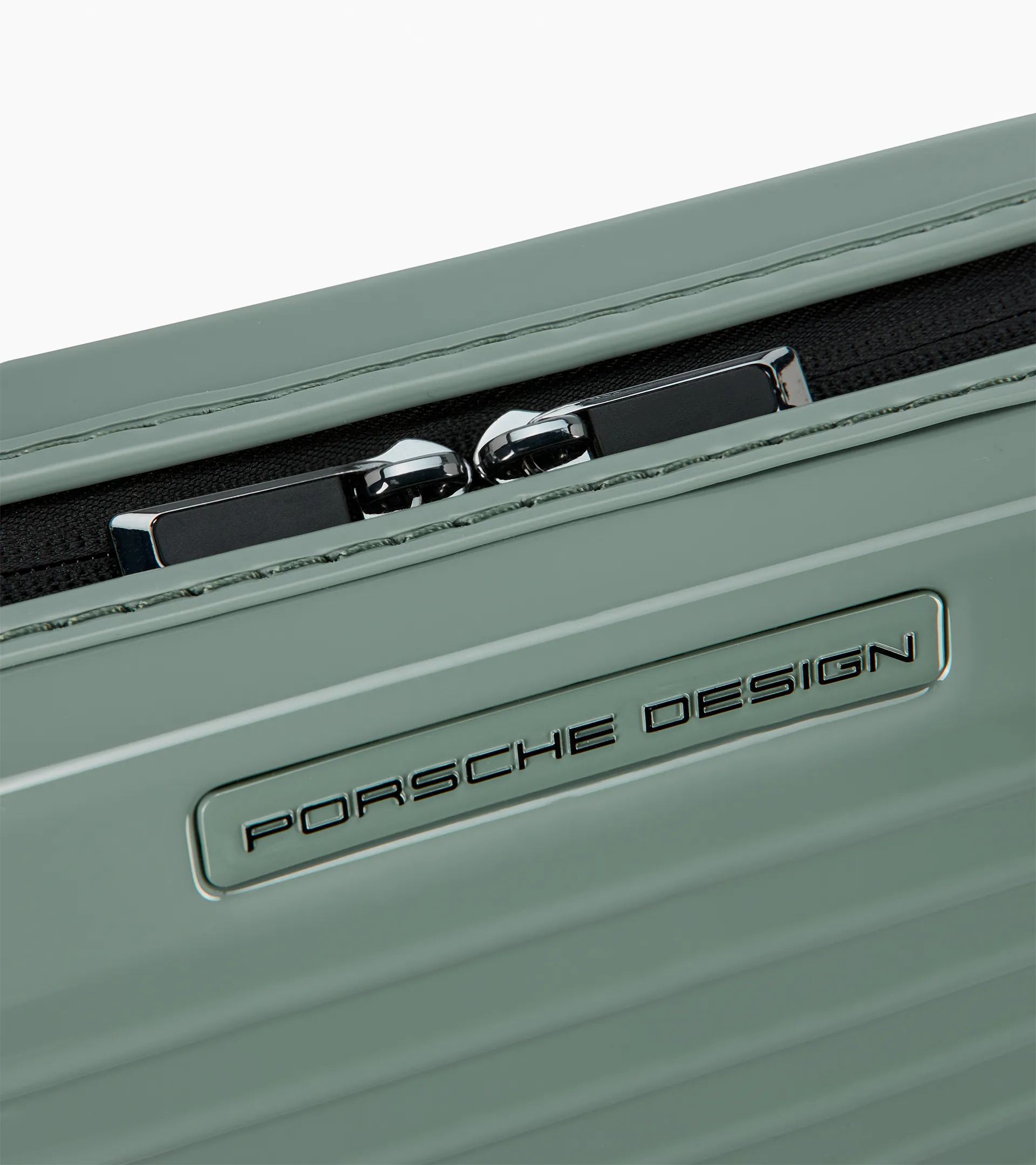 Roadster Hardcase multi-purpose case – Porsche Cayenne Electric Lifestyle  7