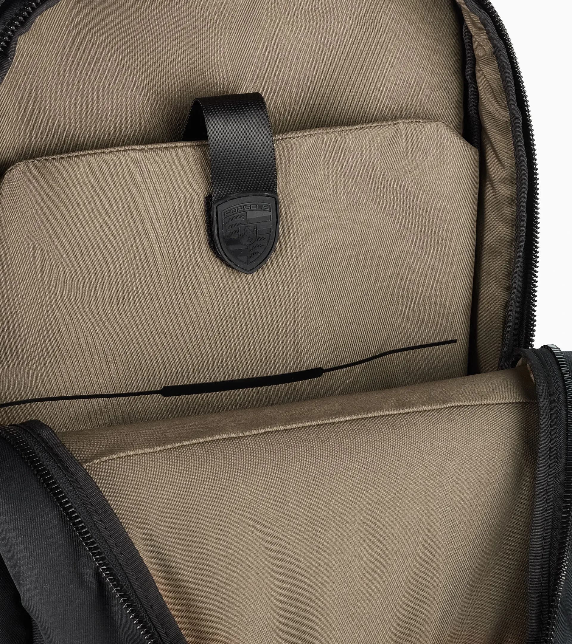 Business Backpack – Essential 8