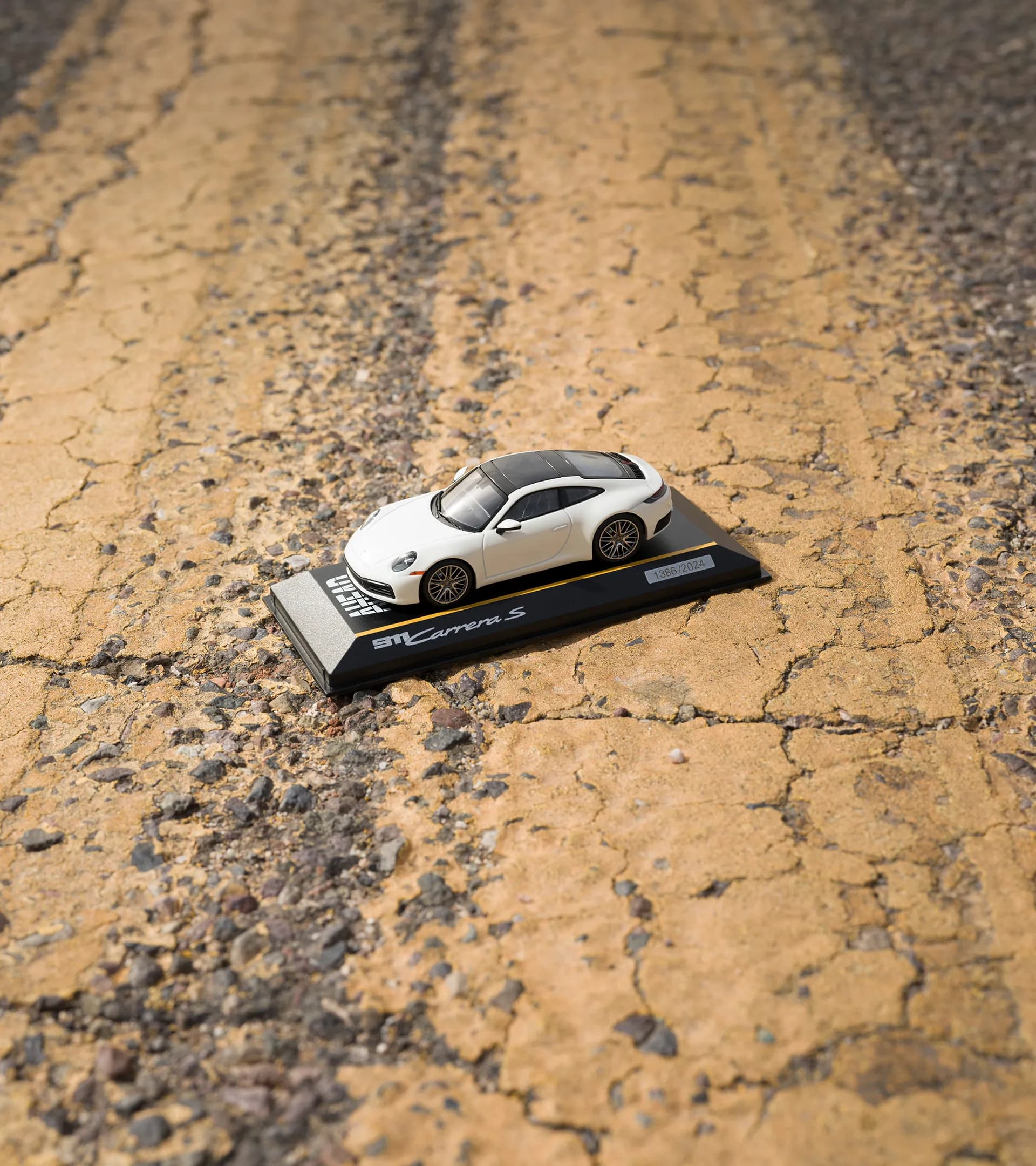 Porsche 911 Carrera S (992) - Ltd. 8