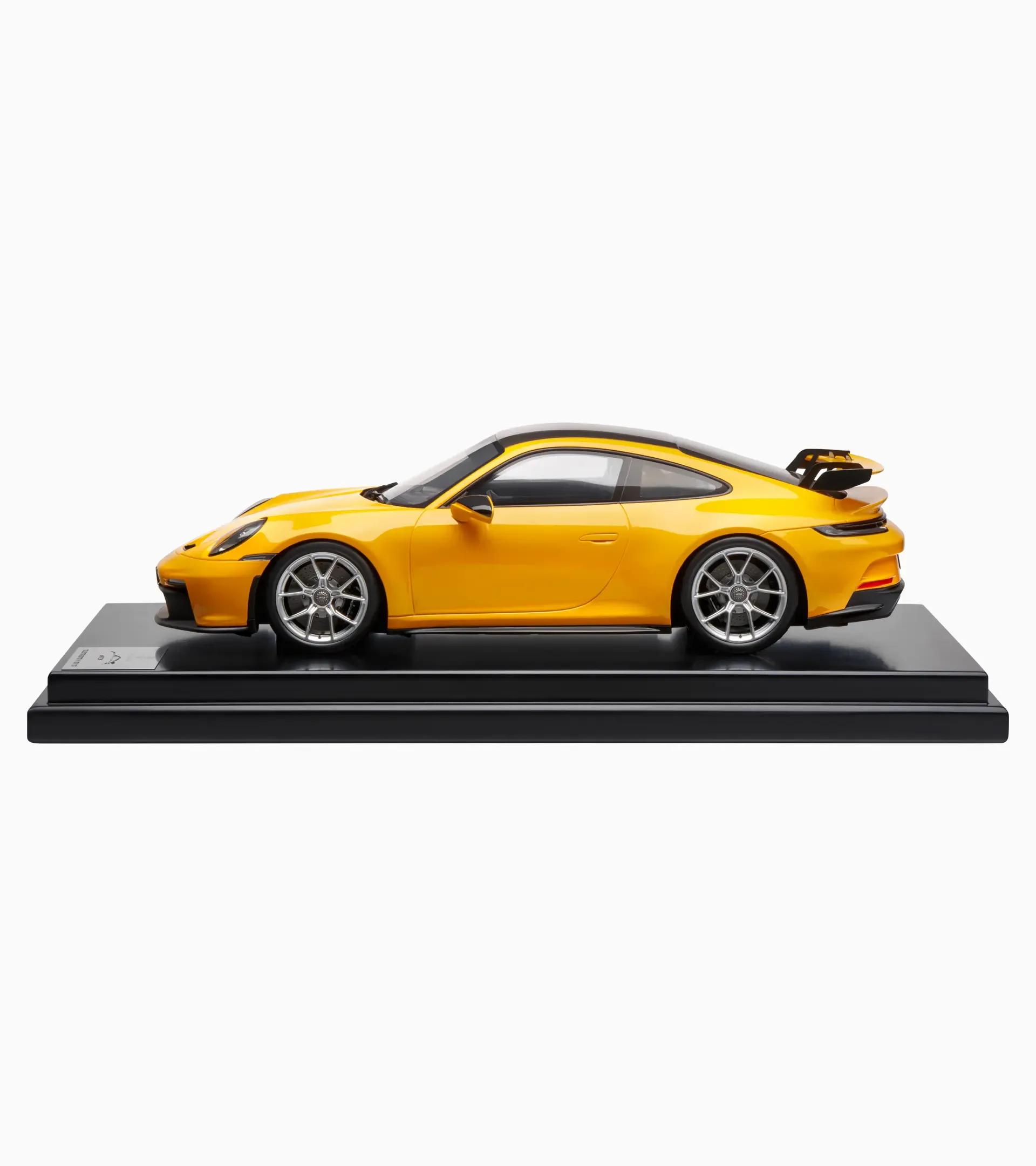 Porsche 911 GT3 (992) jaune signal – Ltd. Edition thumbnail 2