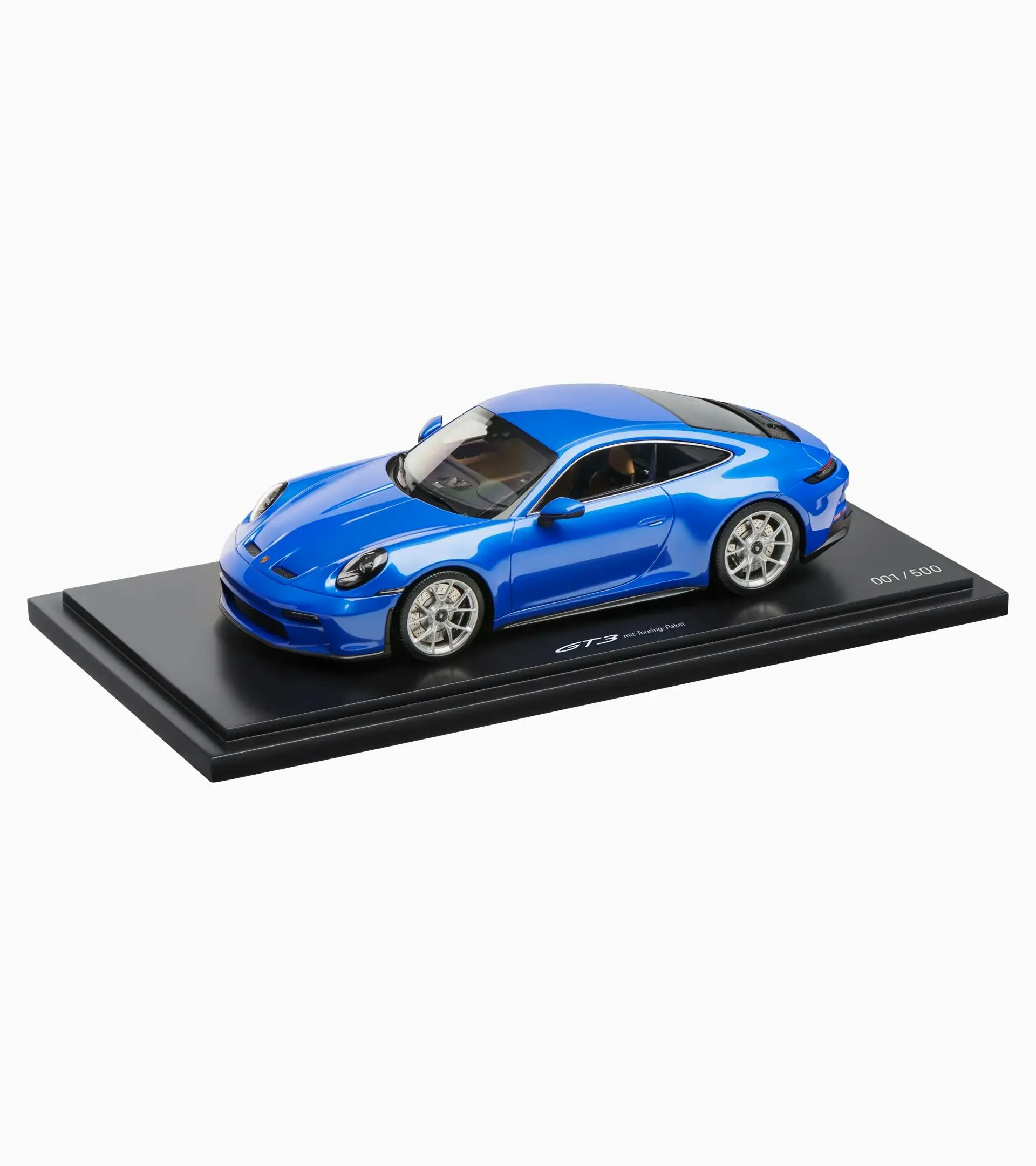 Porsche Of The Day: Porsche 992 GT3 RS In Shark Blue