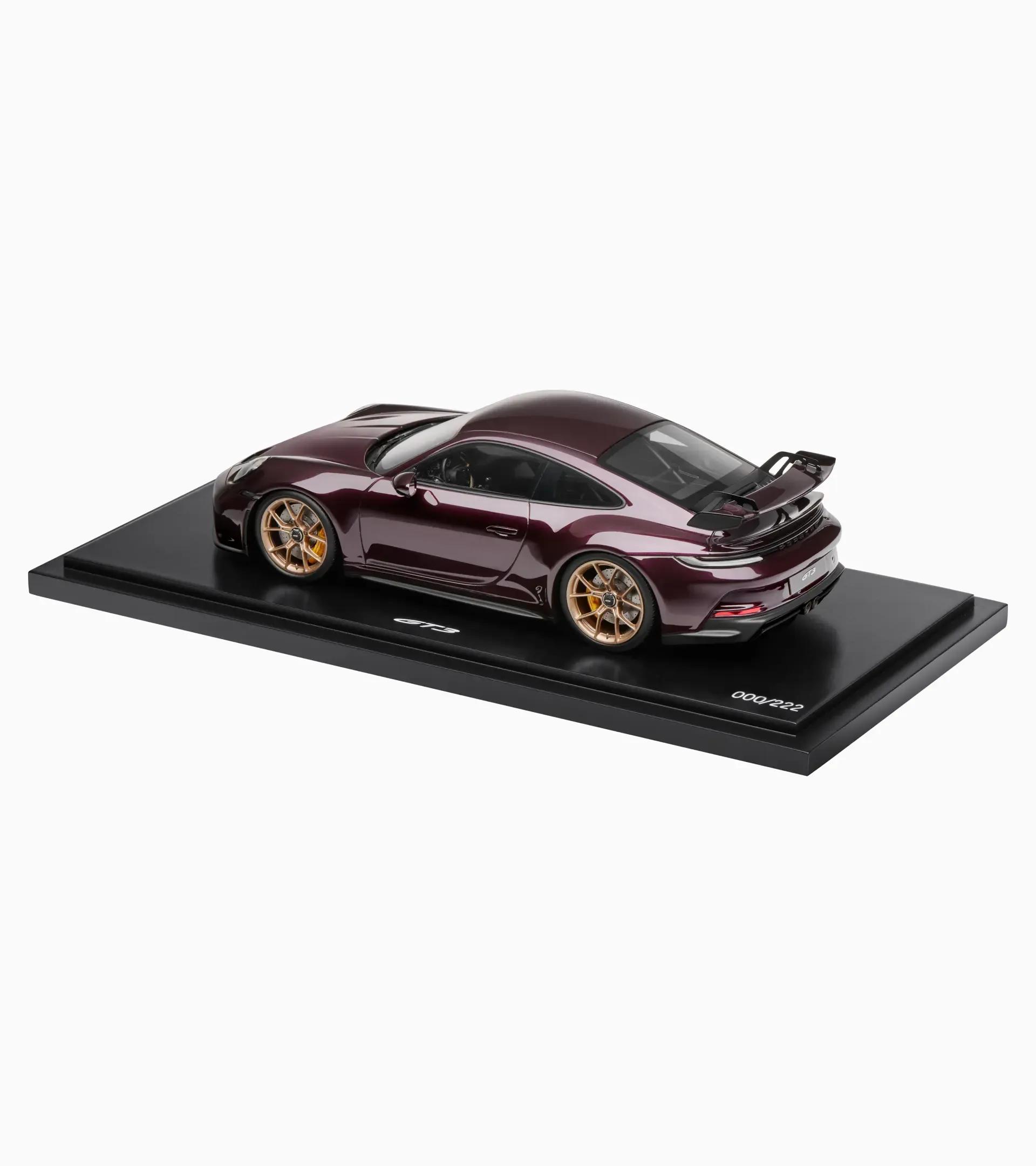 Porsche 911 GT3 (992) améthyste métallisé – Ltd. Edition thumbnail 2