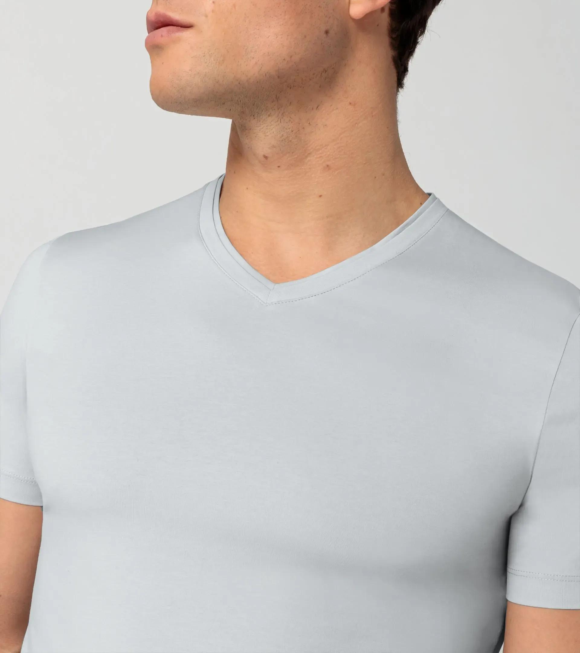 V-neck T-shirt thumbnail 3