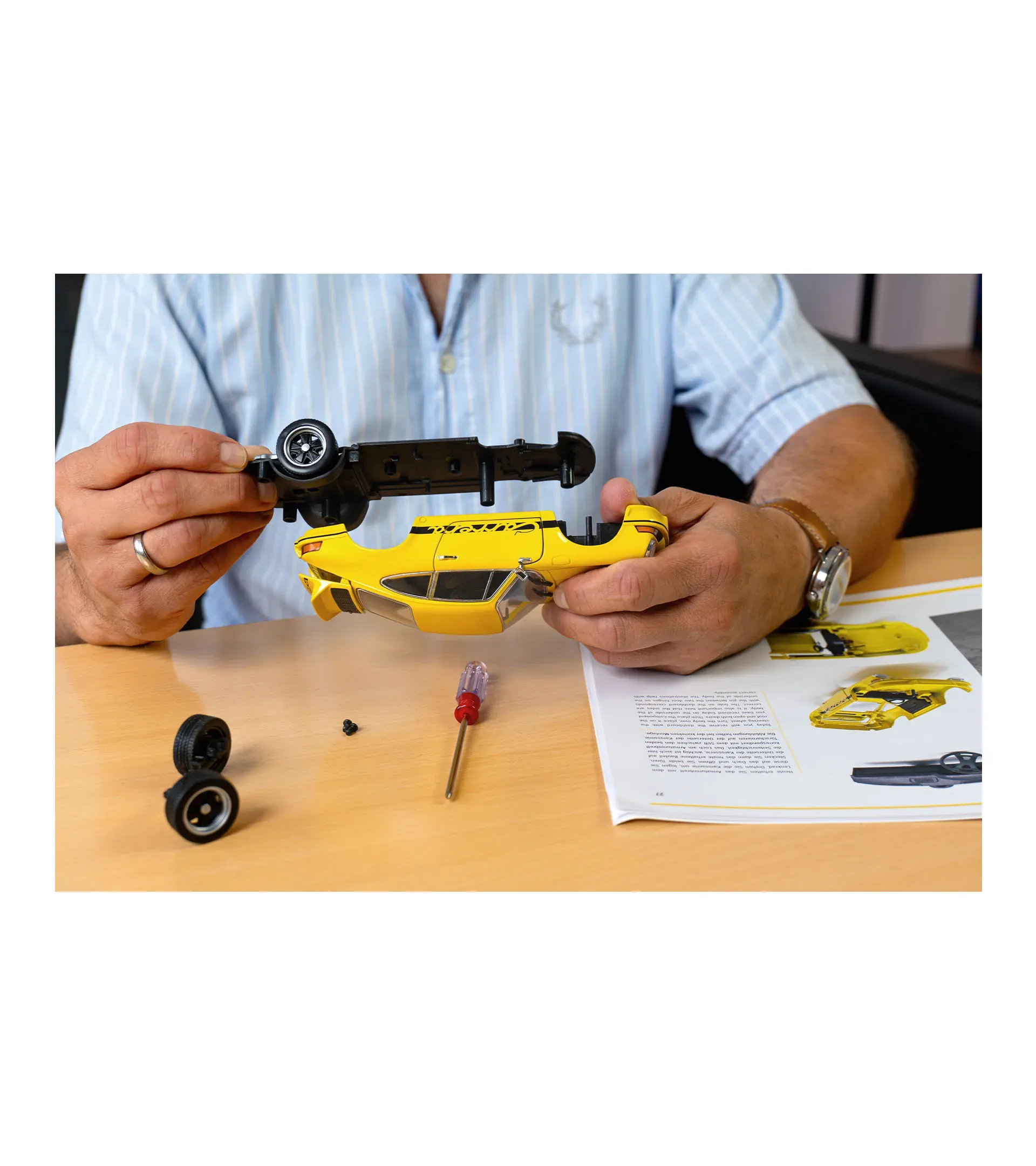 Porsche 911 Carrera RS 2.7 Advent Calendar  7