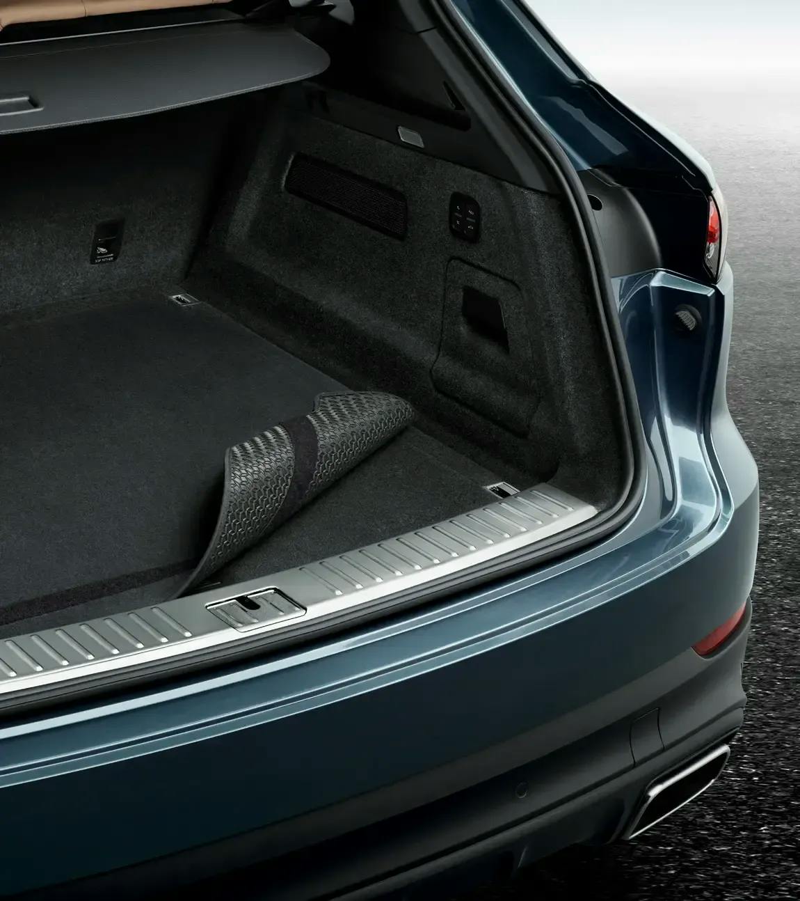 Reversible luggage-compartment mat with Nubuk surround - Macan (I, II & III) thumbnail 0