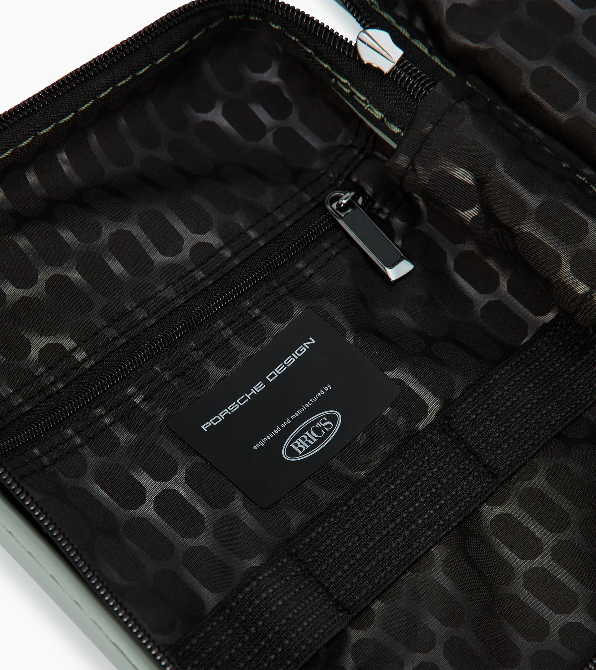 Roadster Hardcase multi-purpose case – Porsche Cayenne Electric Lifestyle  6