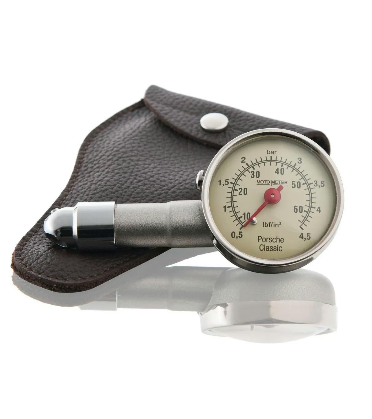 Tyre pressure gauge with leather case 1