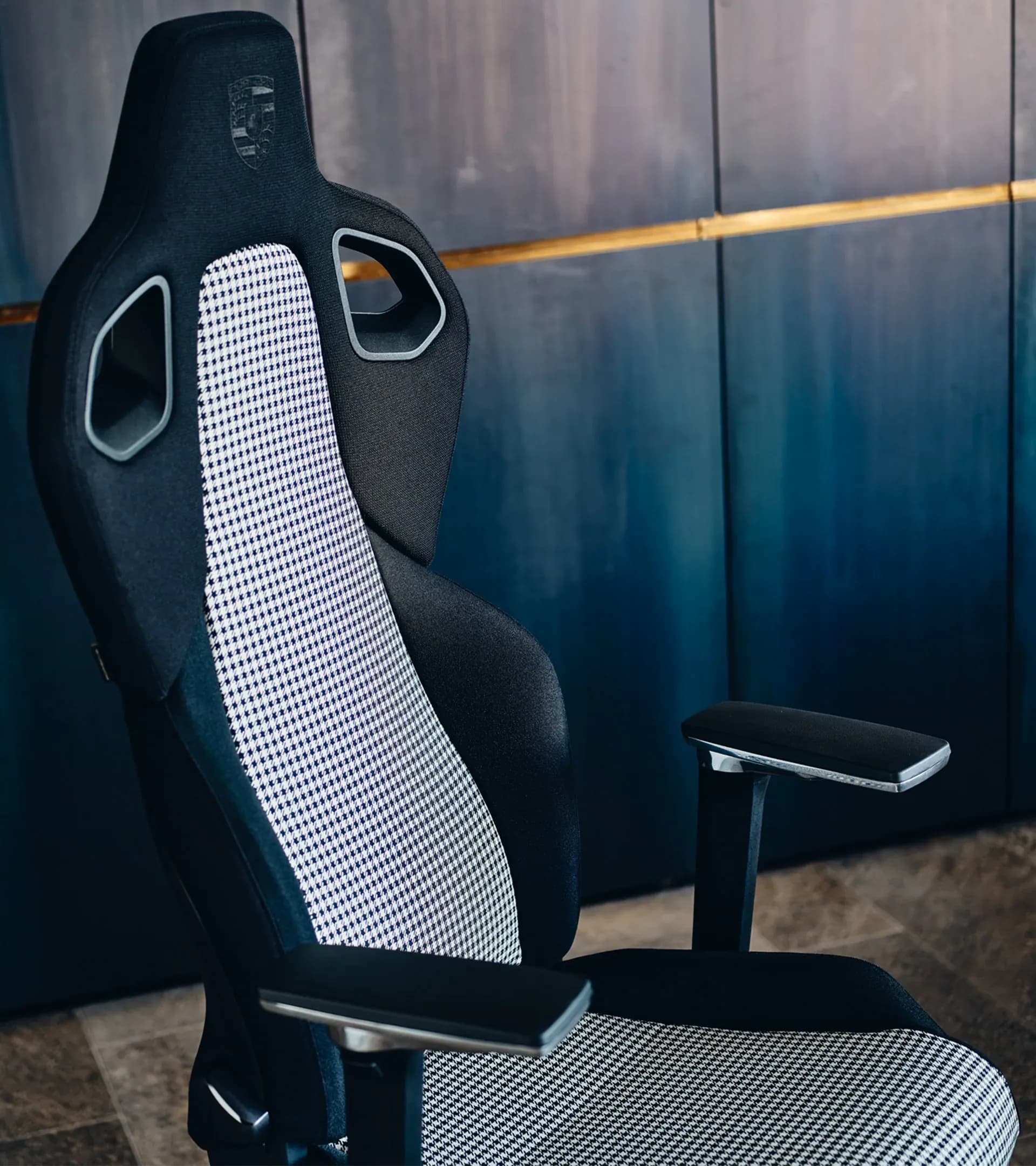 RECARO x Porsche Gaming Stuhl Pepita – Ltd. 7