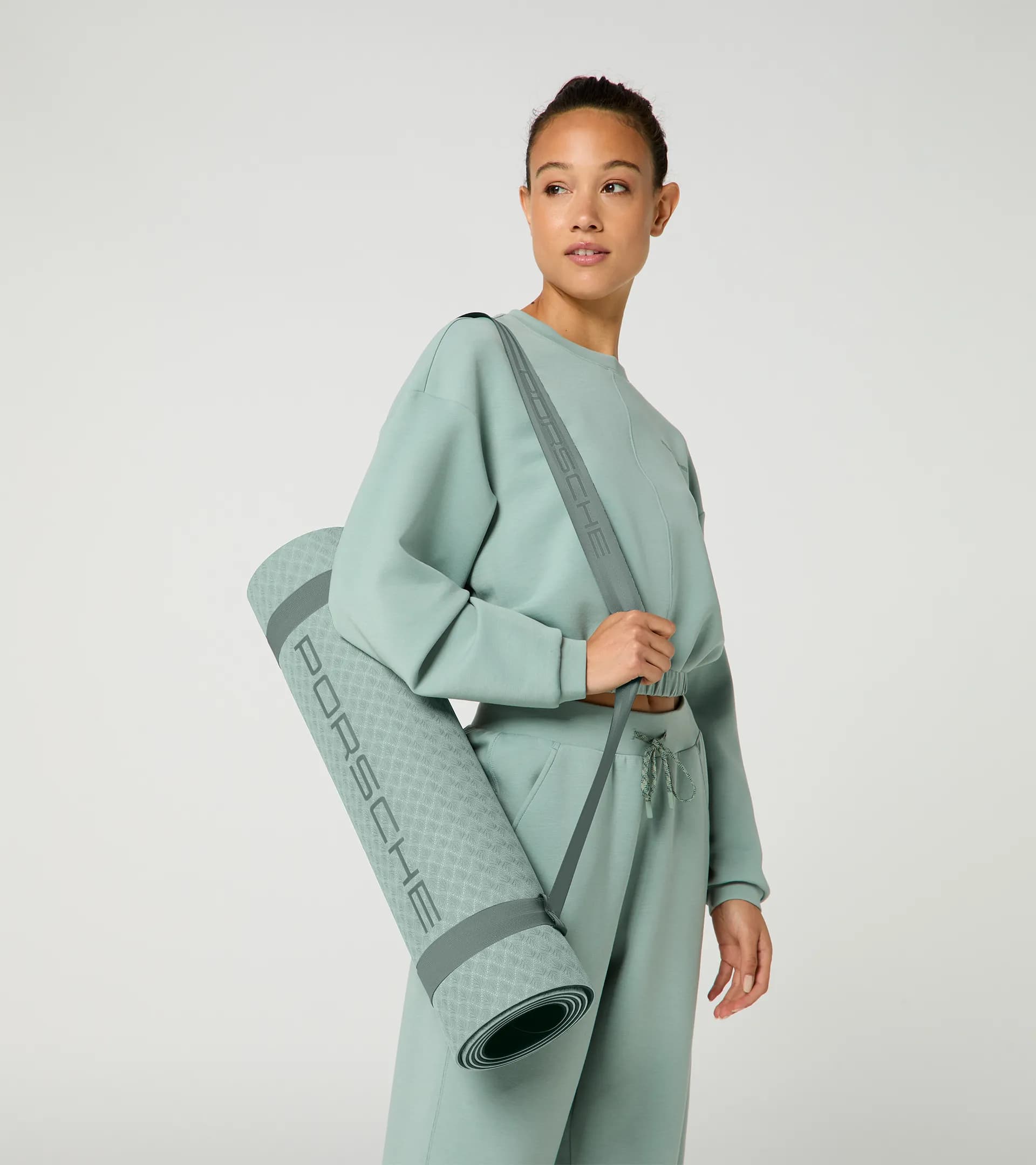 Yogamatte – Porsche Cayenne Electric Lifestyle 2