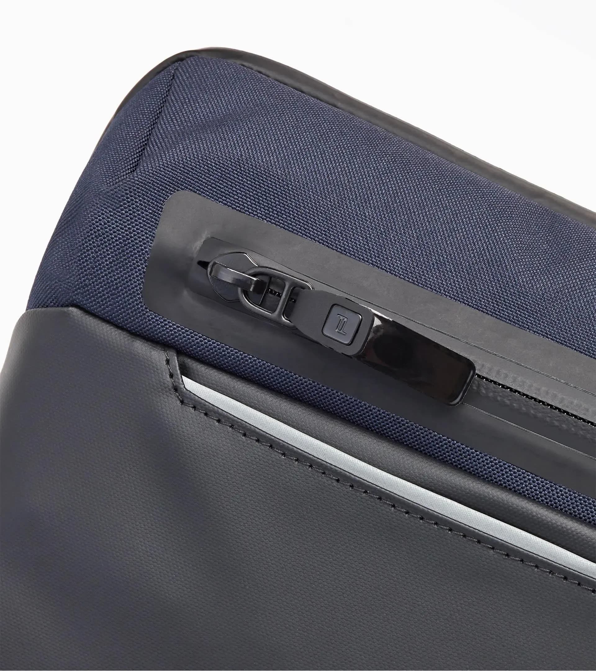 Urban Eco Washbag L 5