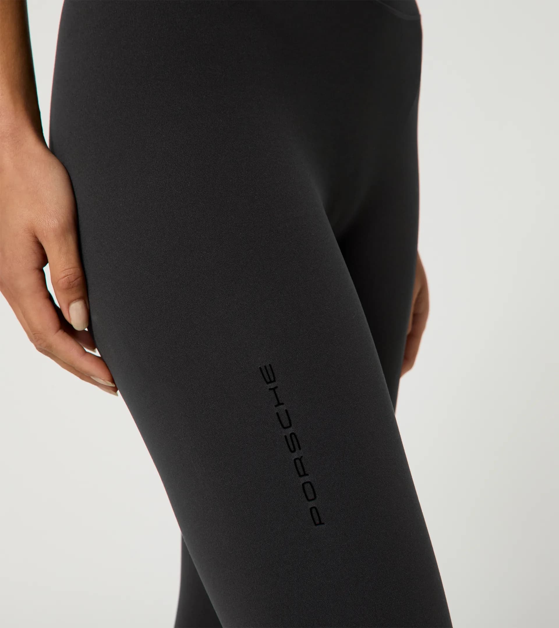  7/8 leggings –  Porsche Cayenne Electric Lifestyle 3