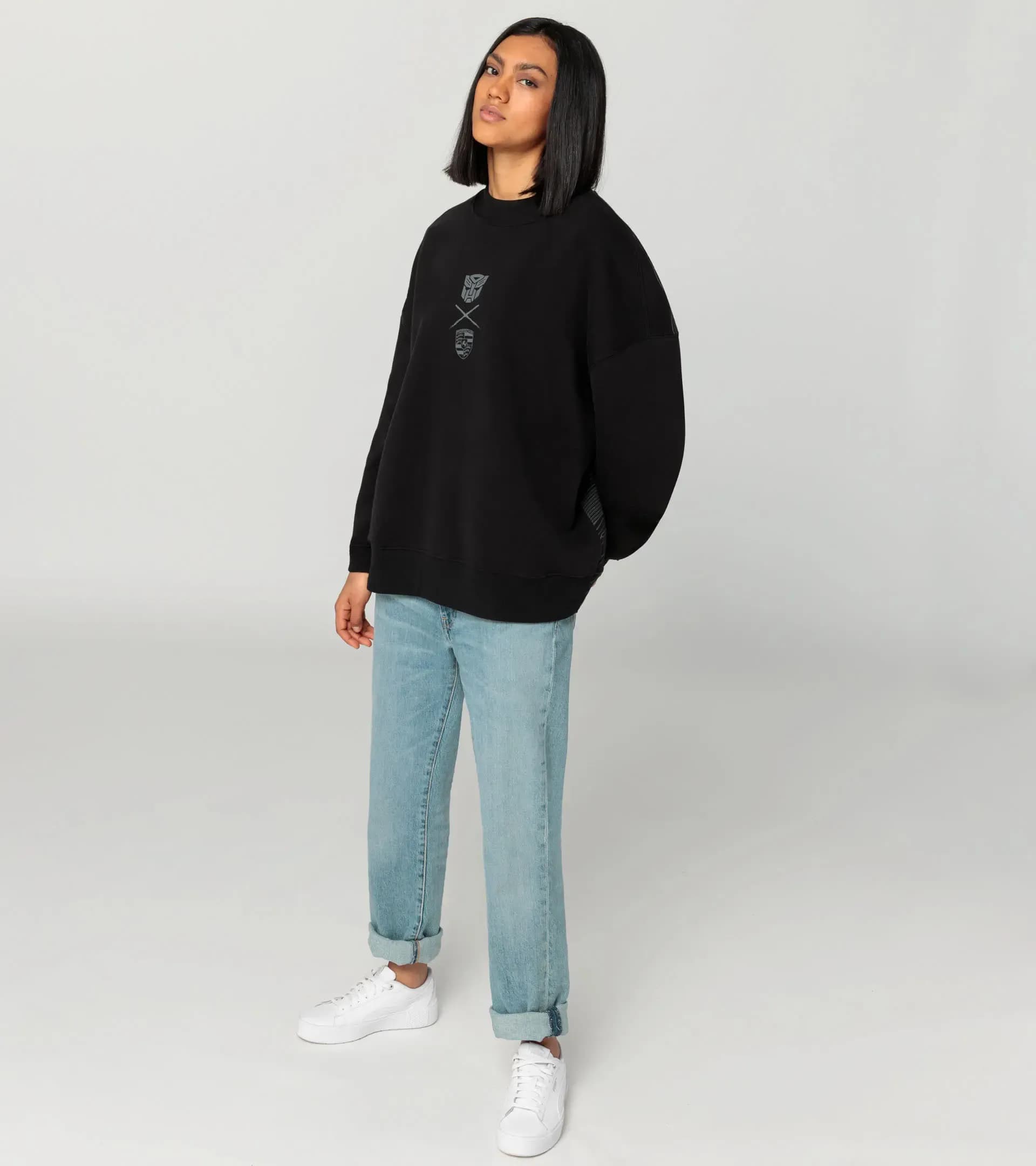 Sweatshirt with store x on it