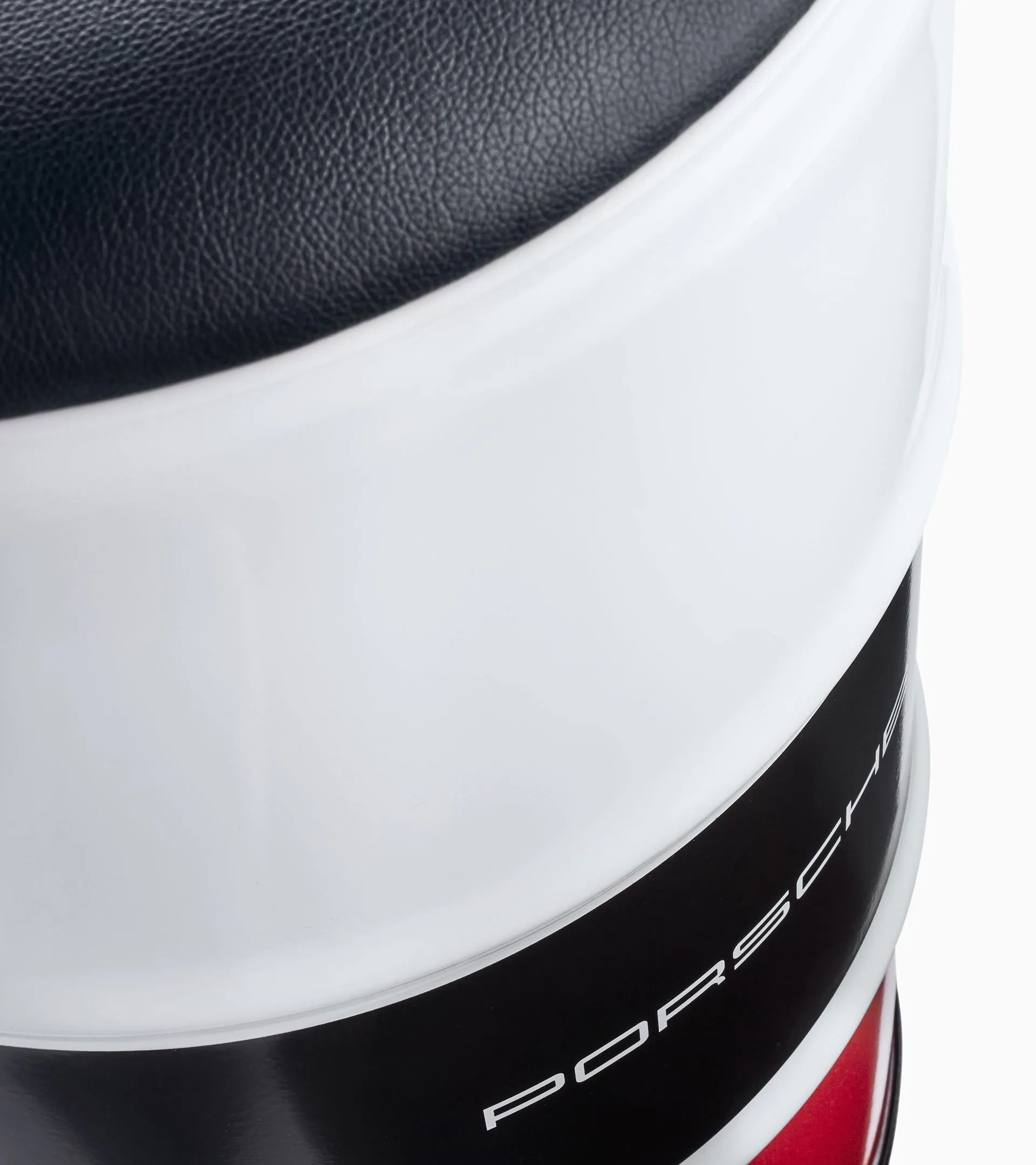 Barrel seat – Porsche Penske Motorsport 3