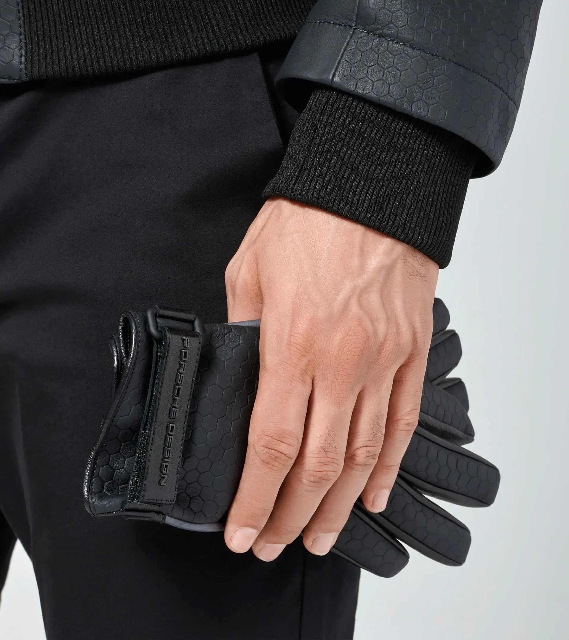 Structured Titan Gloves 2