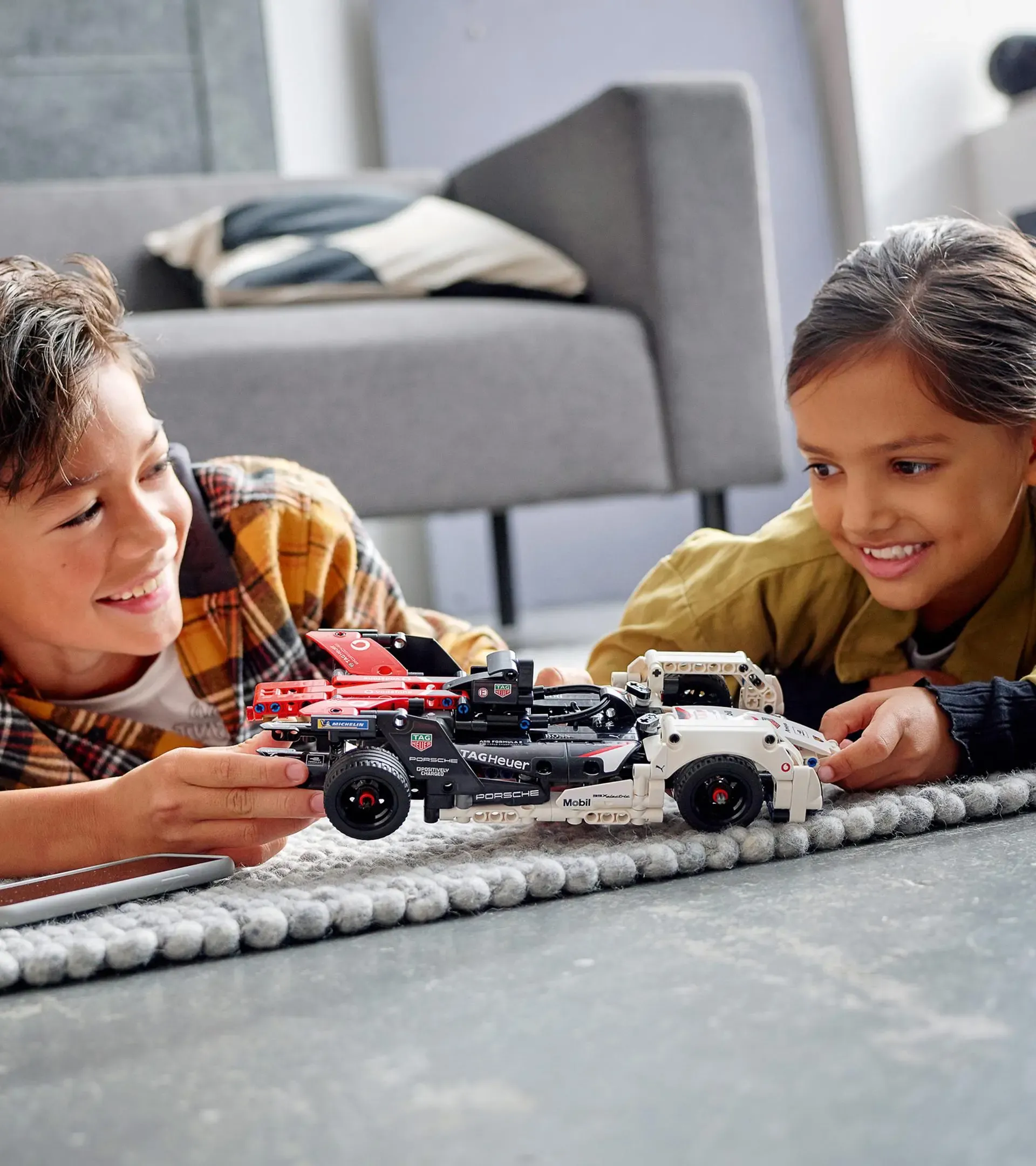 LEGO® Technic Formula E® Porsche 99X Electric 6