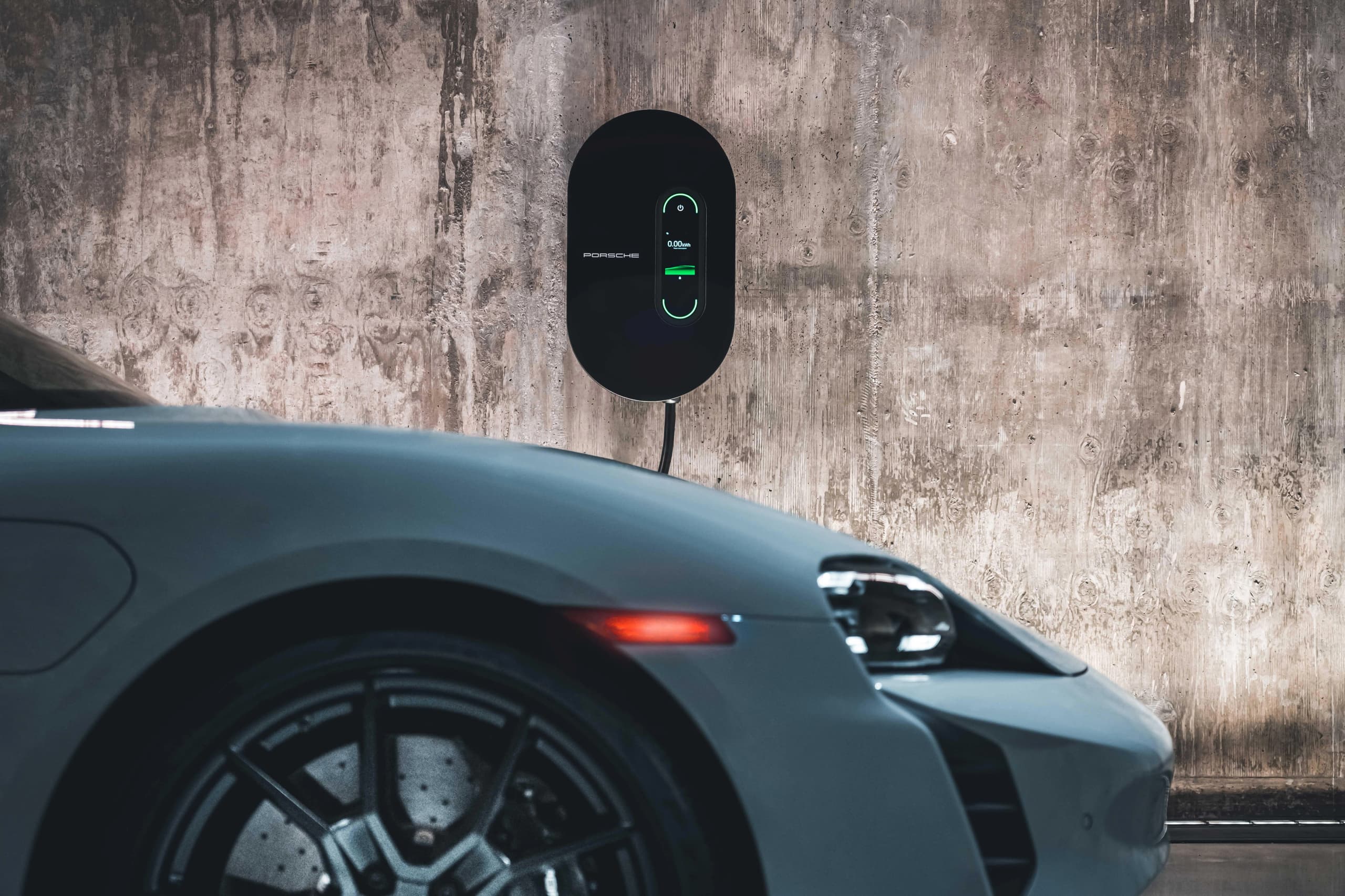 Porsche taycan deals phone charger