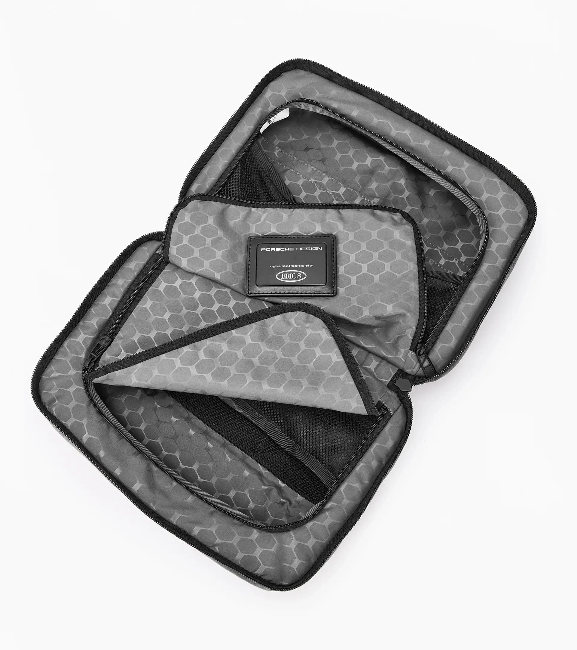 Roadster Leather Washbag 7