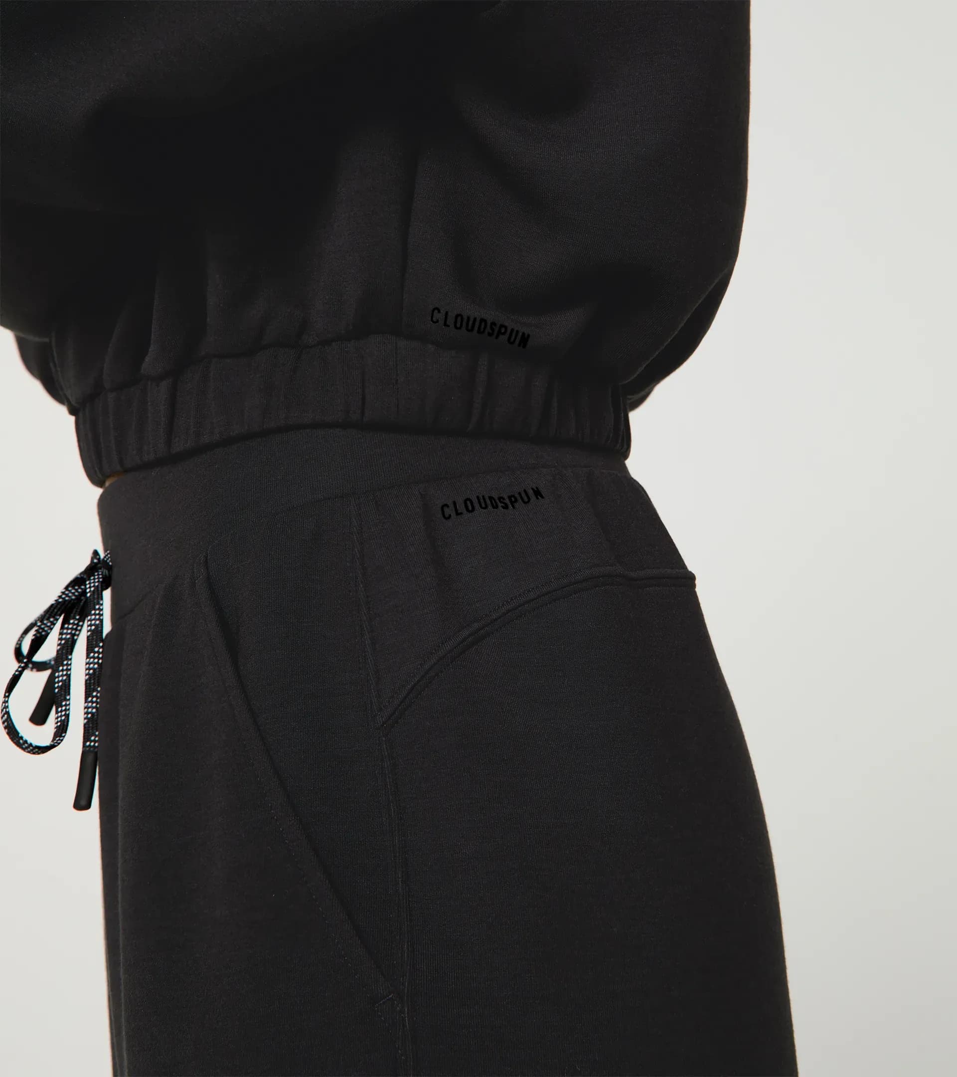 Sweat Crew Neck – Porsche Cayenne Electric Lifestyle 3