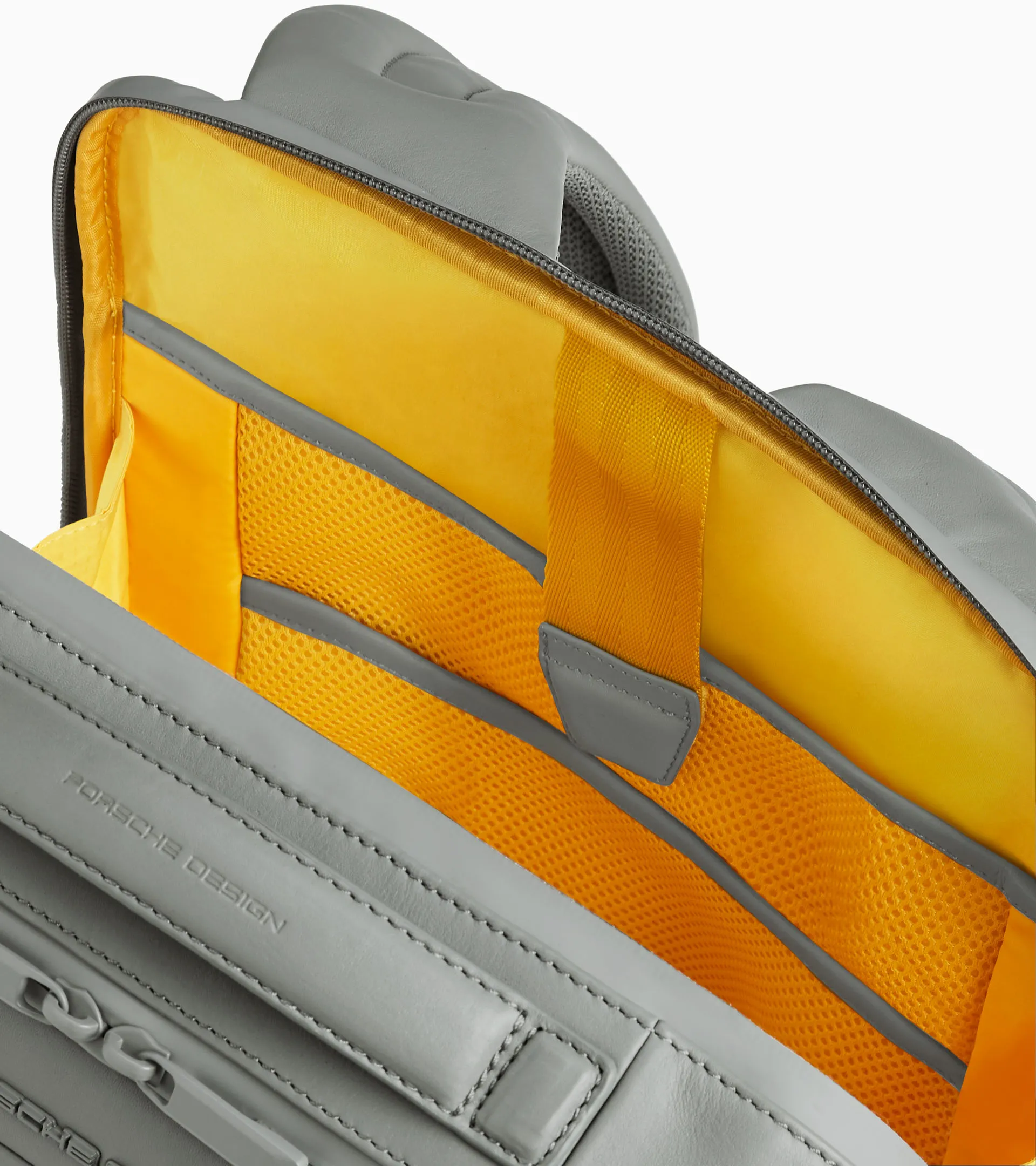 Roadster Leather Backpack S1 3