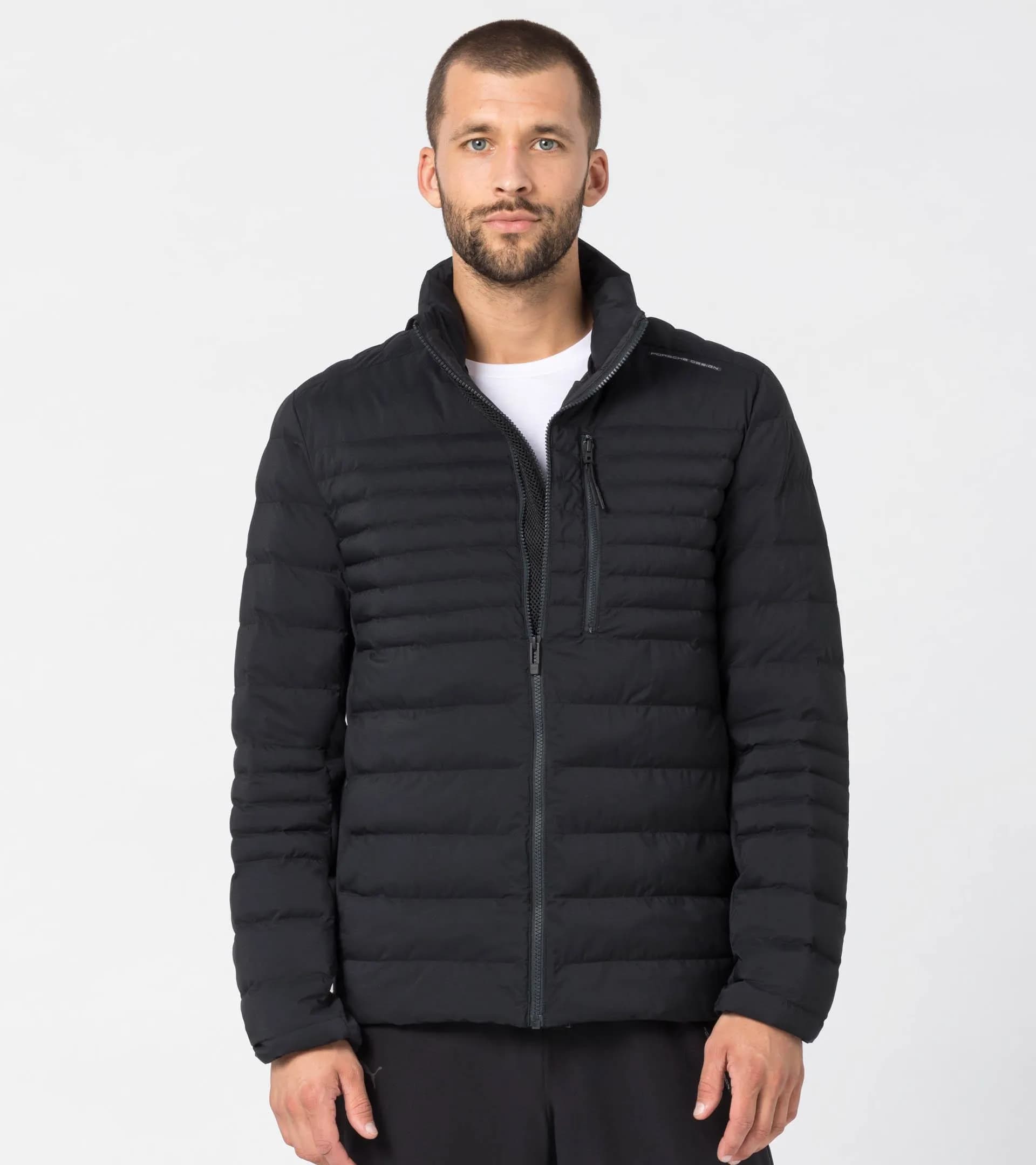 Light packable outlet jacket