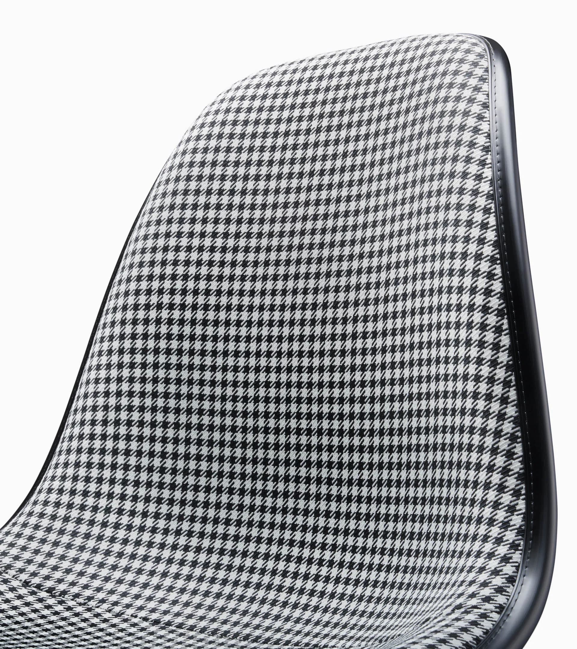 Eames Plastic Side Chair Pepita Edition – Limited Edition 6