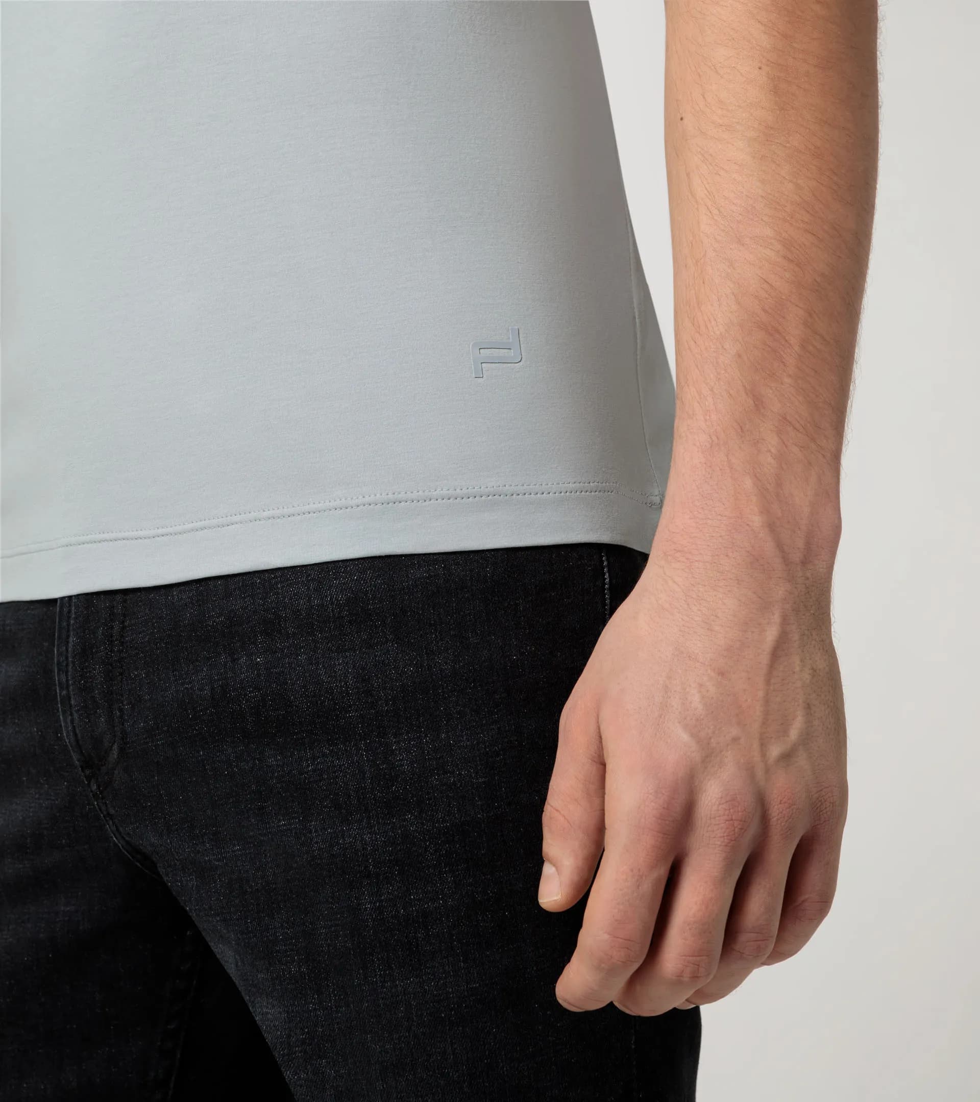 T-shirt à col en V 3