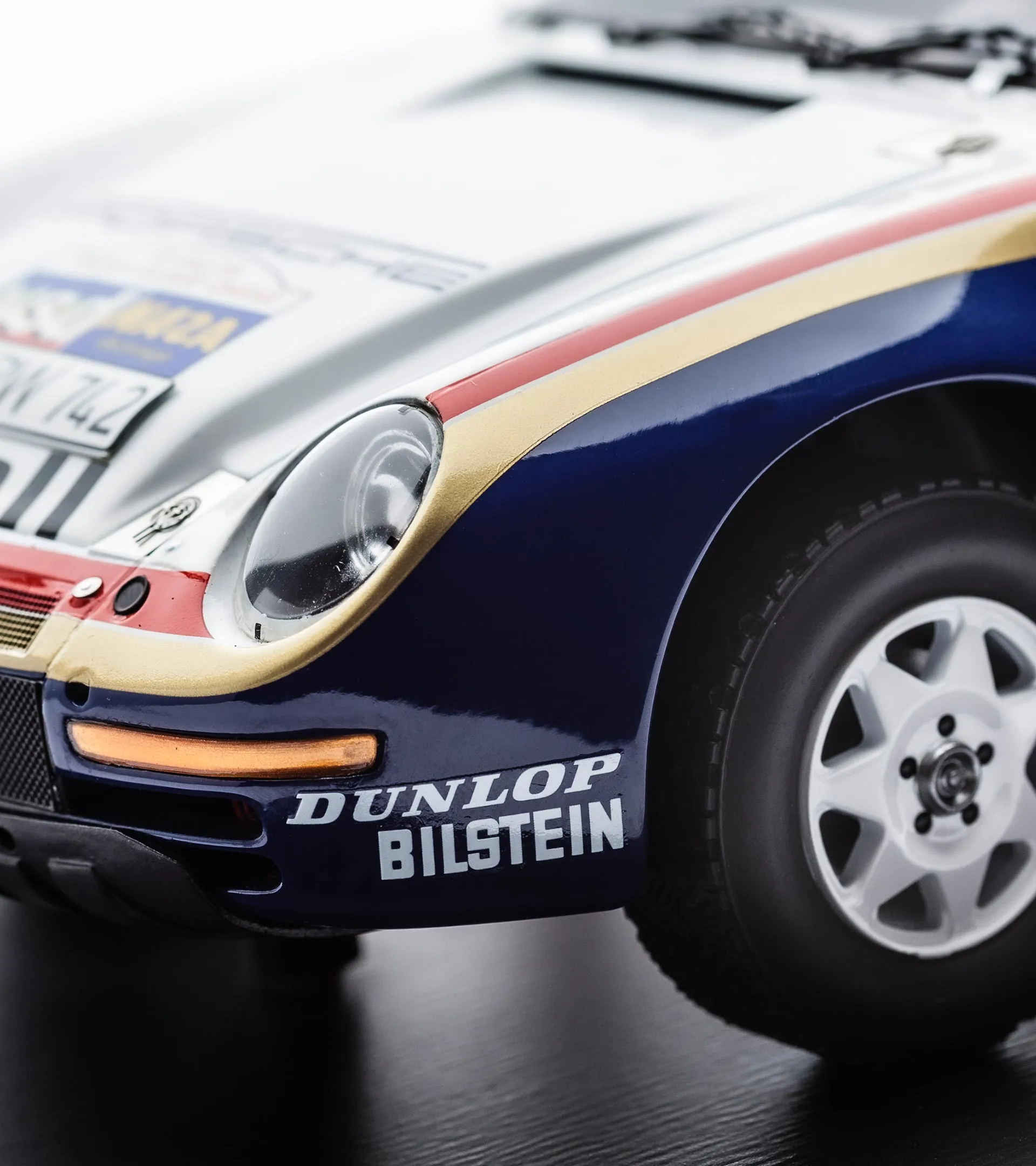 Porsche 959 - Paris Dakar 1986 2