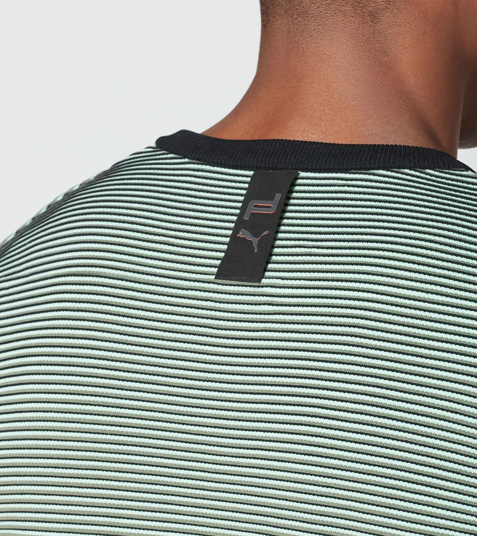 Pull technique côtelé ras du cou 3