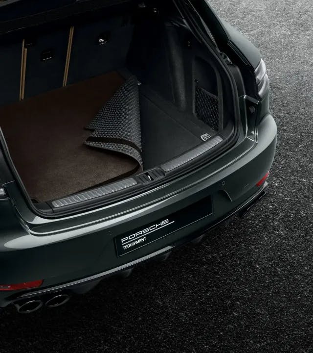 Reversible luggage-compartment mat with Nubuk surround - Macan (I, II & III)