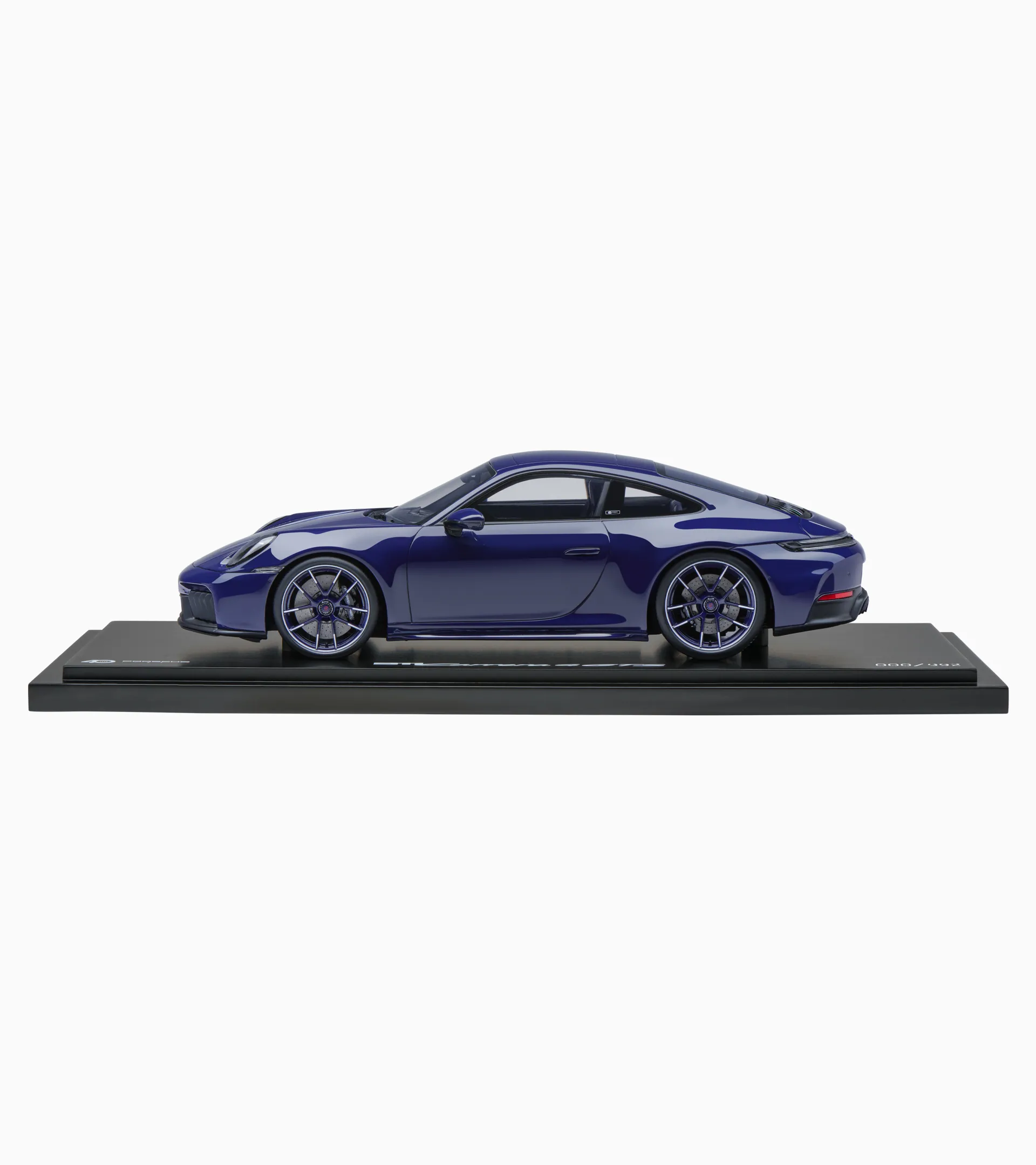 Porsche 911 Carrera 4 GTS 992.2 40Y Porsche Italia 2