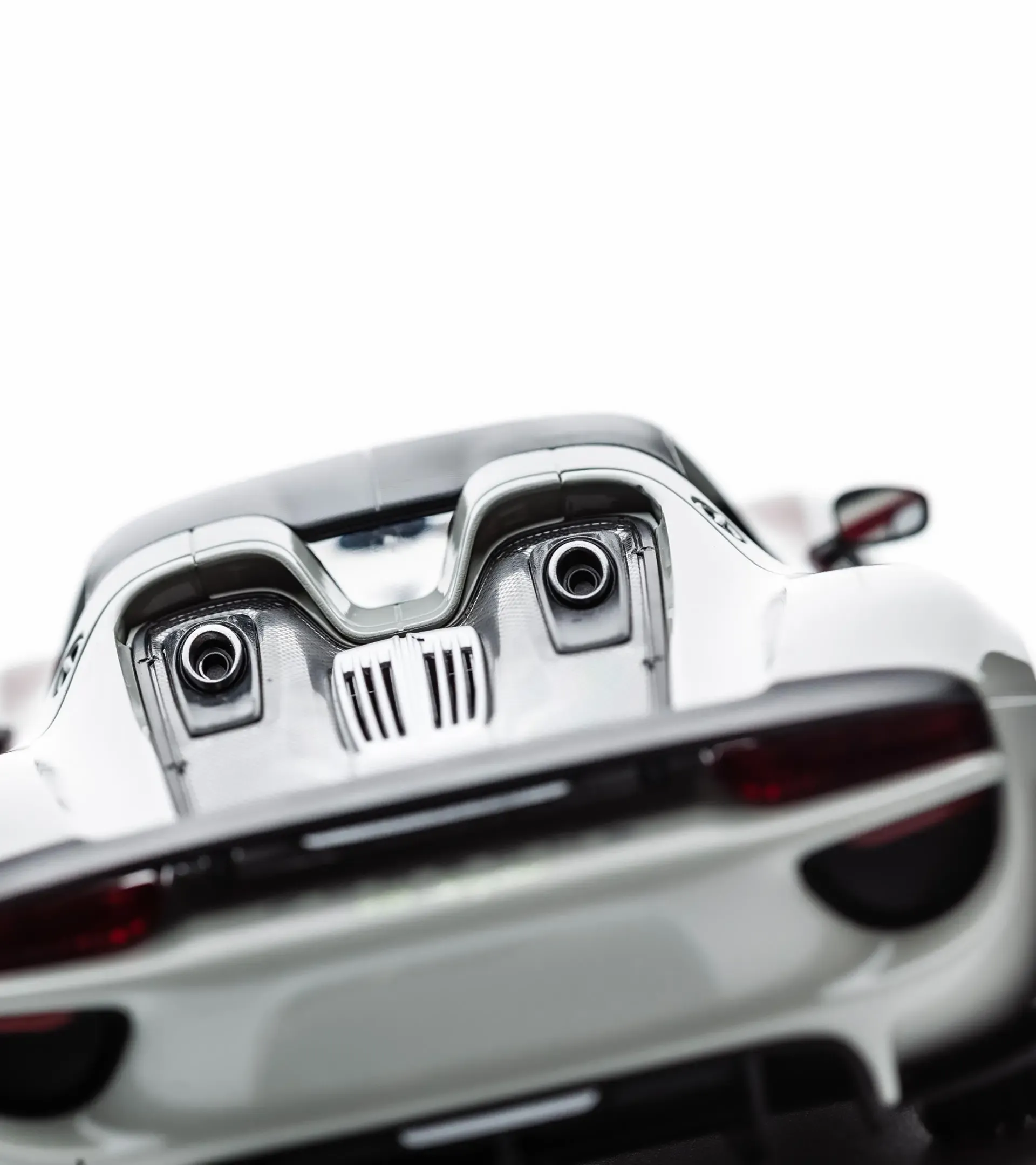 Porsche 918 Spyder Weissach Paket 3