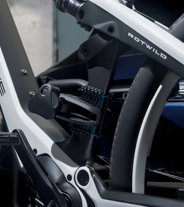 Carbon frame protection