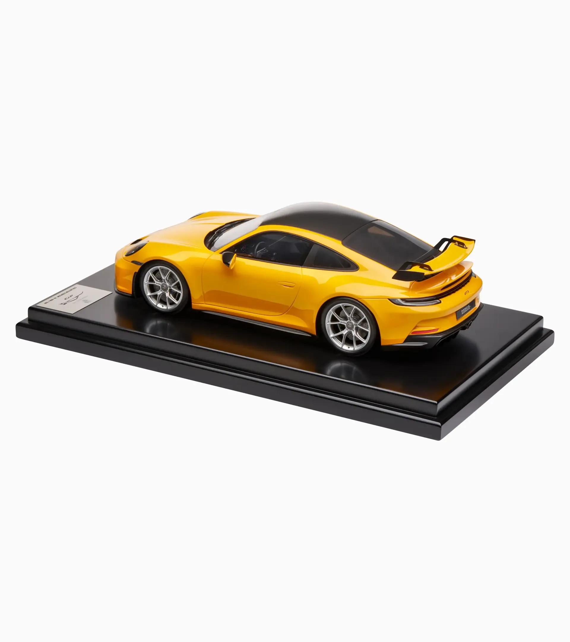 Porsche 911 GT3 (992) giallo segnale – Ltd. edition thumbnail 3