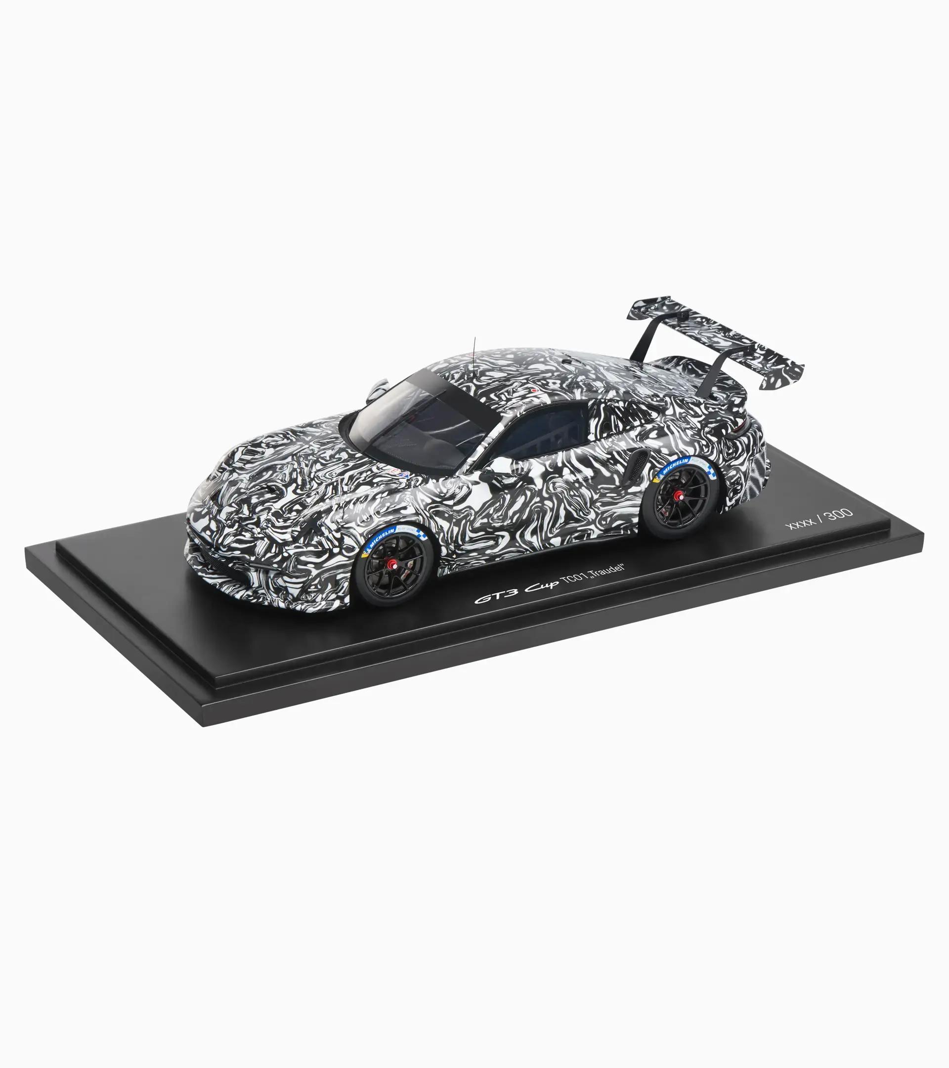 https://shop.porsche.com/_next/image?url=https%3A%2F%2Fprod.slppecomm.aws.porsche.cloud%2Fplatform-api%2Fprod%2Fv1%2Fassets%2F4b833d44-5af3-4359-b5b4-eddbc1cc2ad8.webp&w=2560&q=75