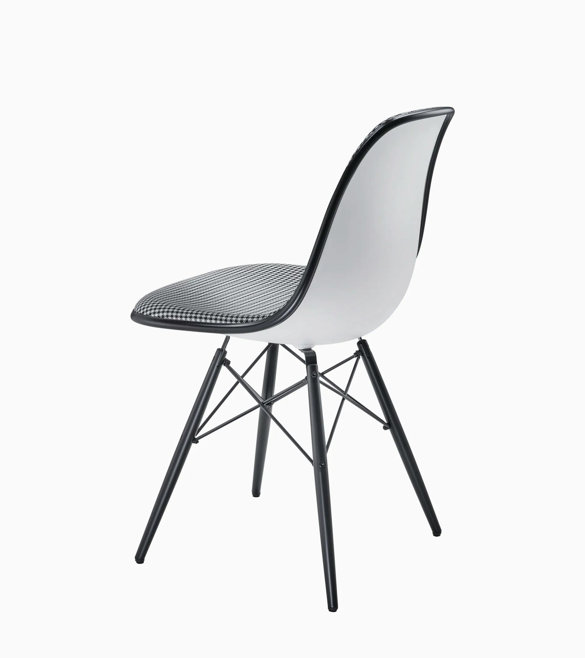 Eames Plastic Side Chair Pepita Edition – Limited Edition 3