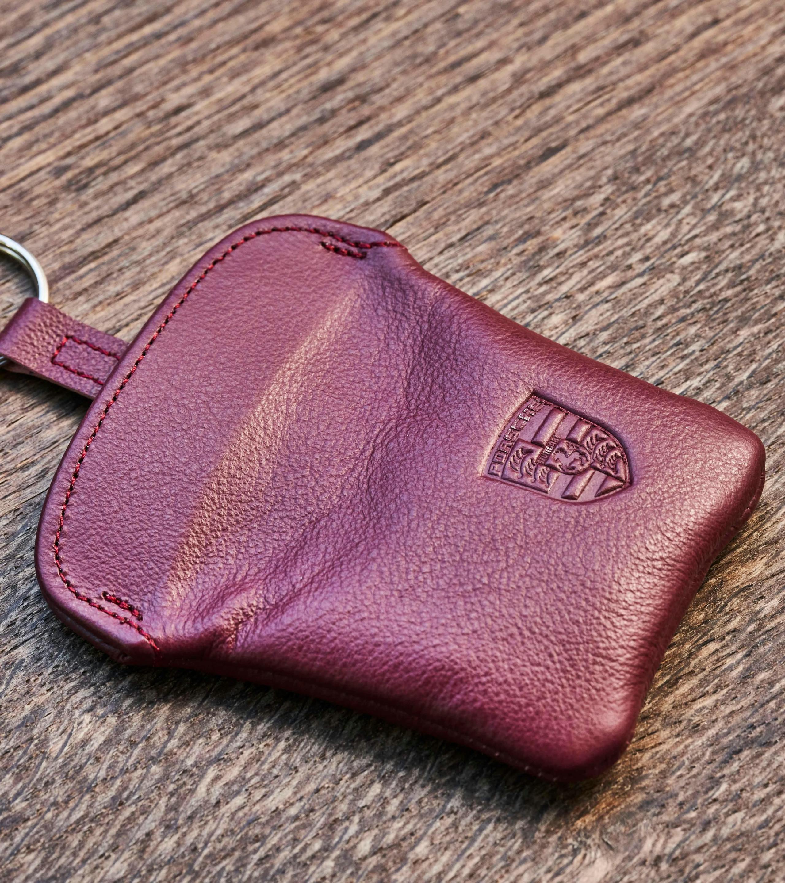 Leather key pouch in Burgundy 2