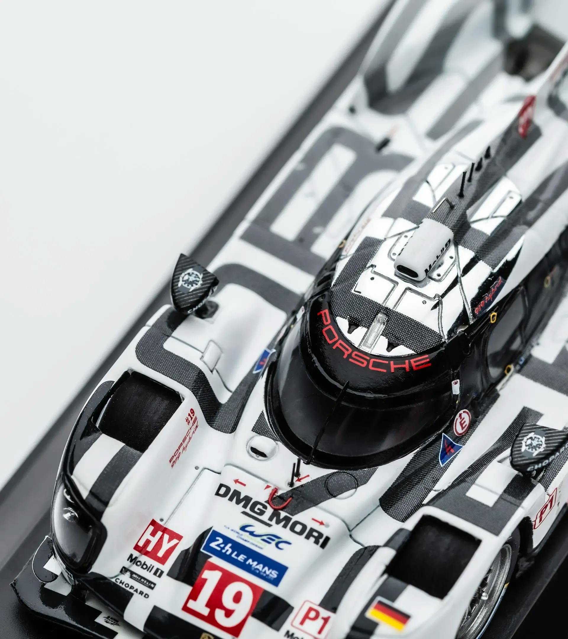Porsche 919 Hybrid – Vainqueur au Mans en 2015 3