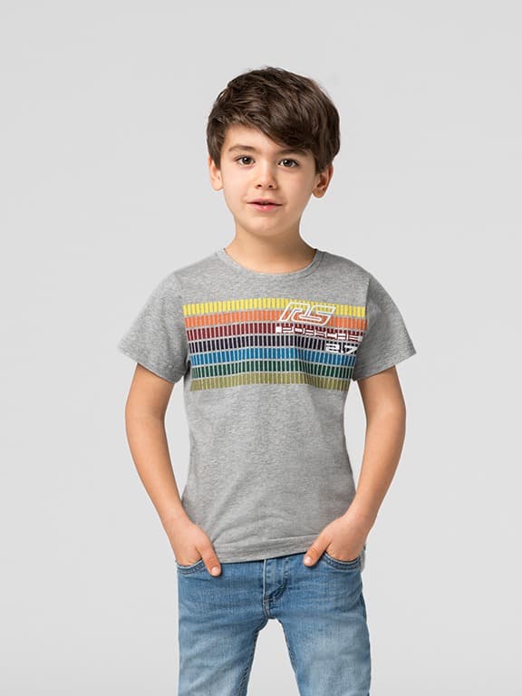 Little girl is wearing a t-shirt from Porsche Lifestyle RS 2.7 collection