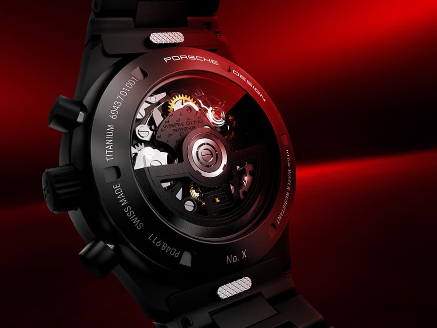 Zdjęcie przedstawia widok od tyłu mechanizmu zegarka naręcznego Porsche Chronograph 1.