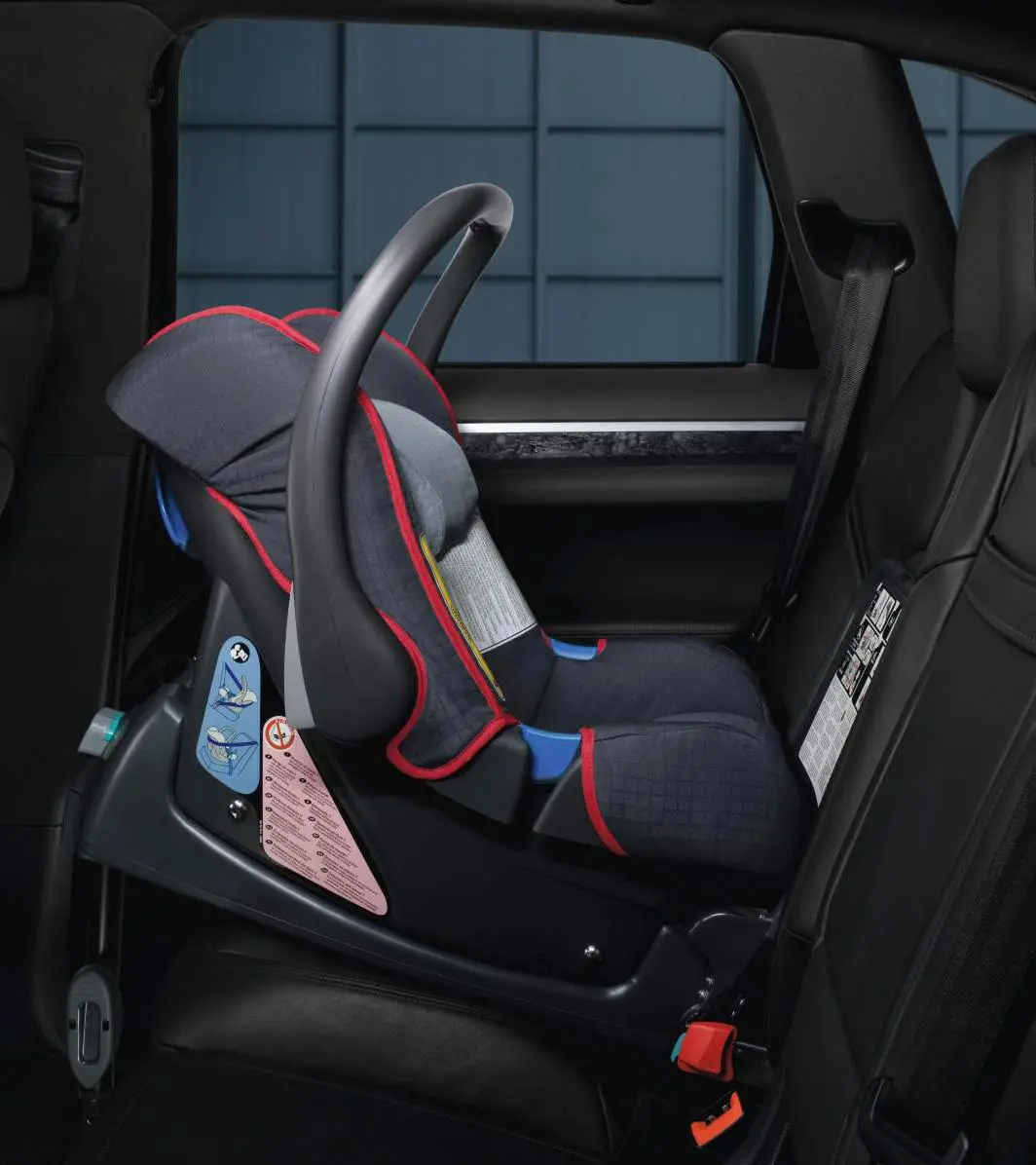Porsche Baby Seat Base ISOFIX, G 0+ | PORSCHE SHOP