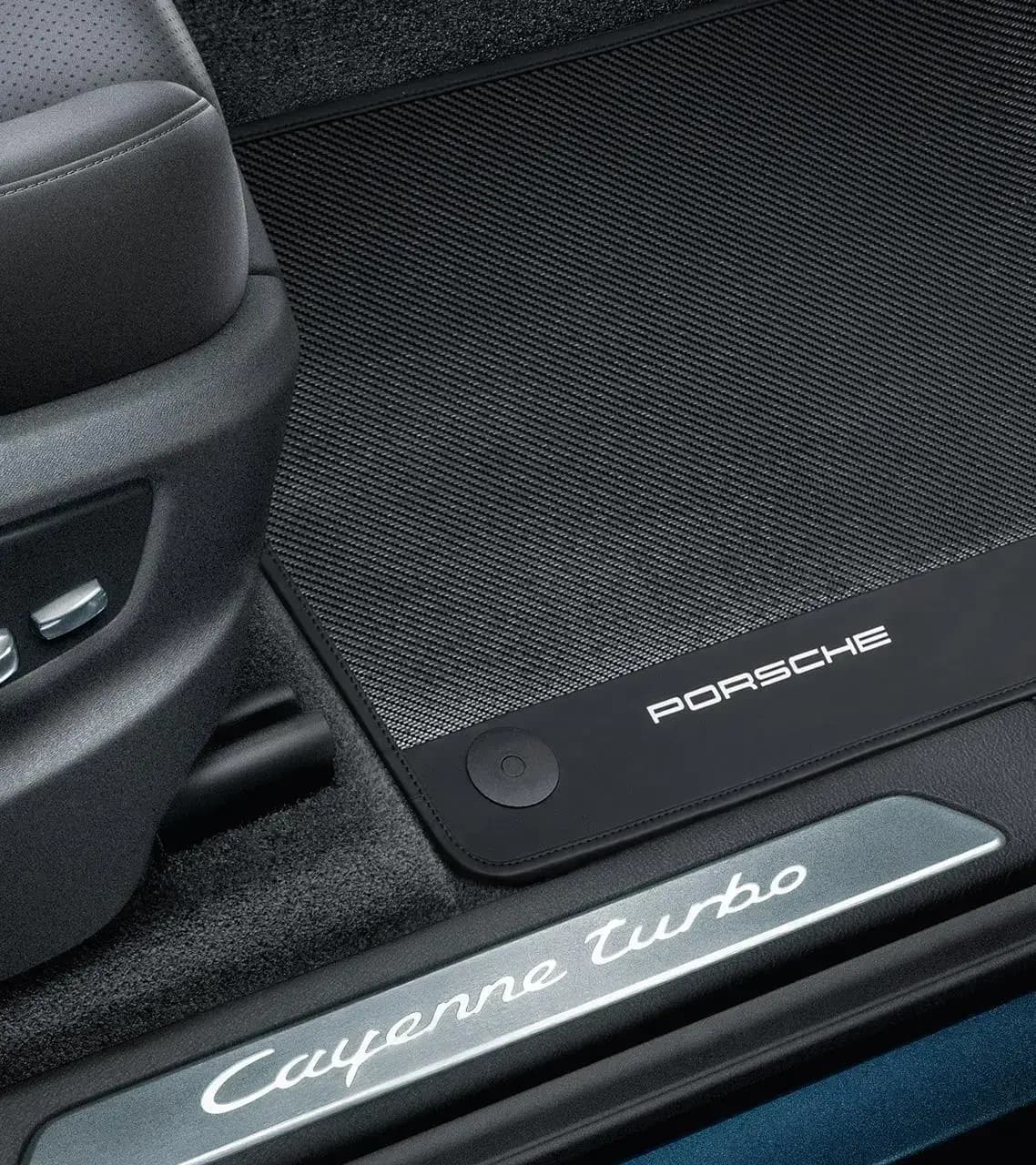 Tappetini In Eco-Pelle Neri Con Cuciture Blu Per Scania R (2013 - 2016 Tappetini In Eco-Pelle Neri Con Cuciture Blu Per Scania R (2013 - 2016